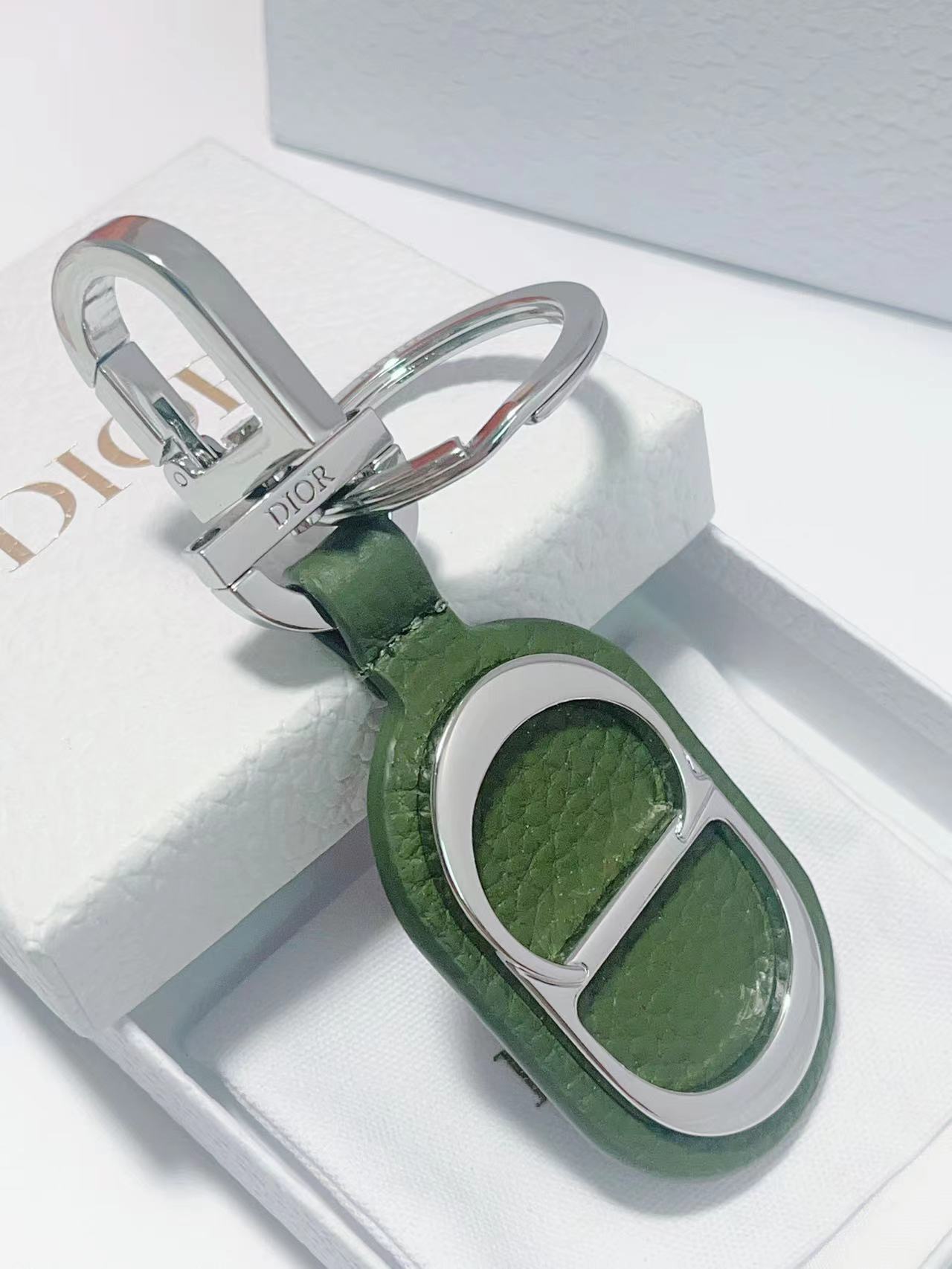 137 Key Button with CD Diamond Logo and Leather Pellets, Metal Details for Belts and Handbags - 图片 6