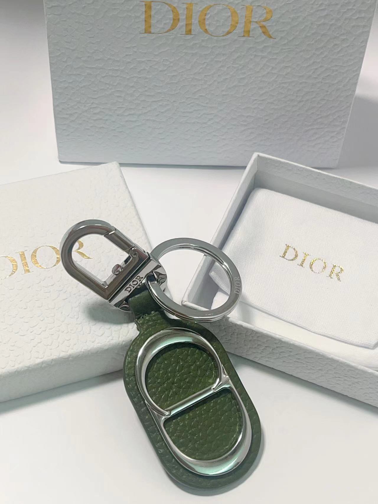137 Key Button with CD Diamond Logo and Leather Pellets, Metal Details for Belts and Handbags - 图片 1