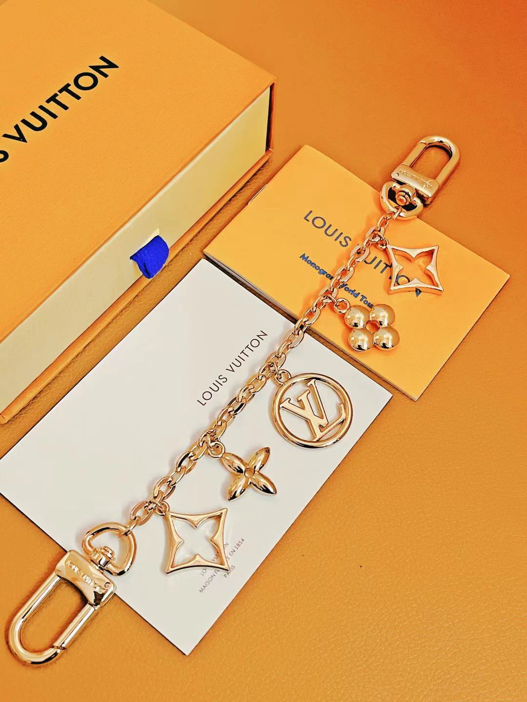 Leather keychain with metal accent - with keys attached