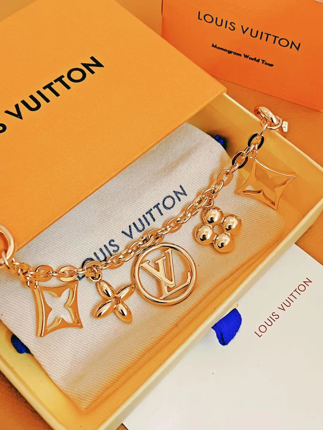 Leather keychain with metal accent - Side profile.