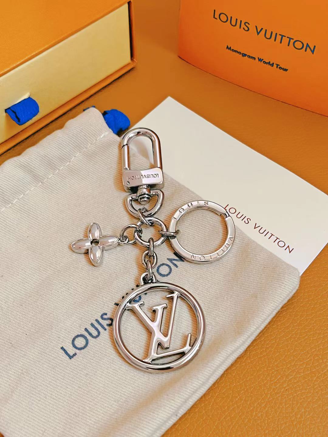 Close-up of letter on Elegant Letter Keyring
