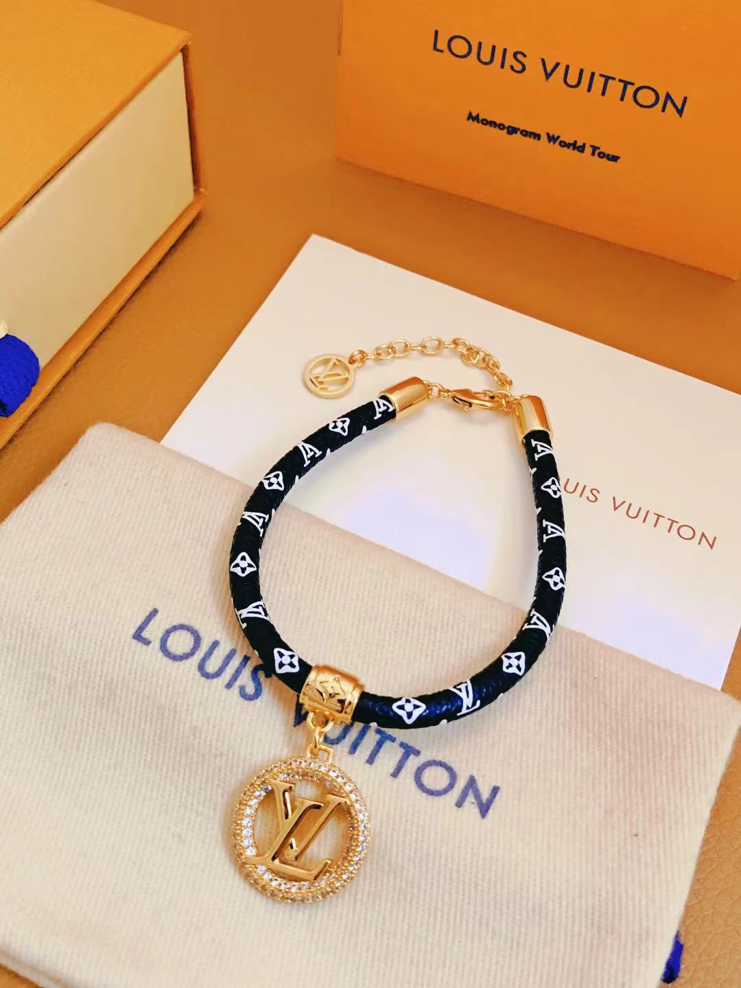 Louis Vuitton Sieraden Armbanden Canvas