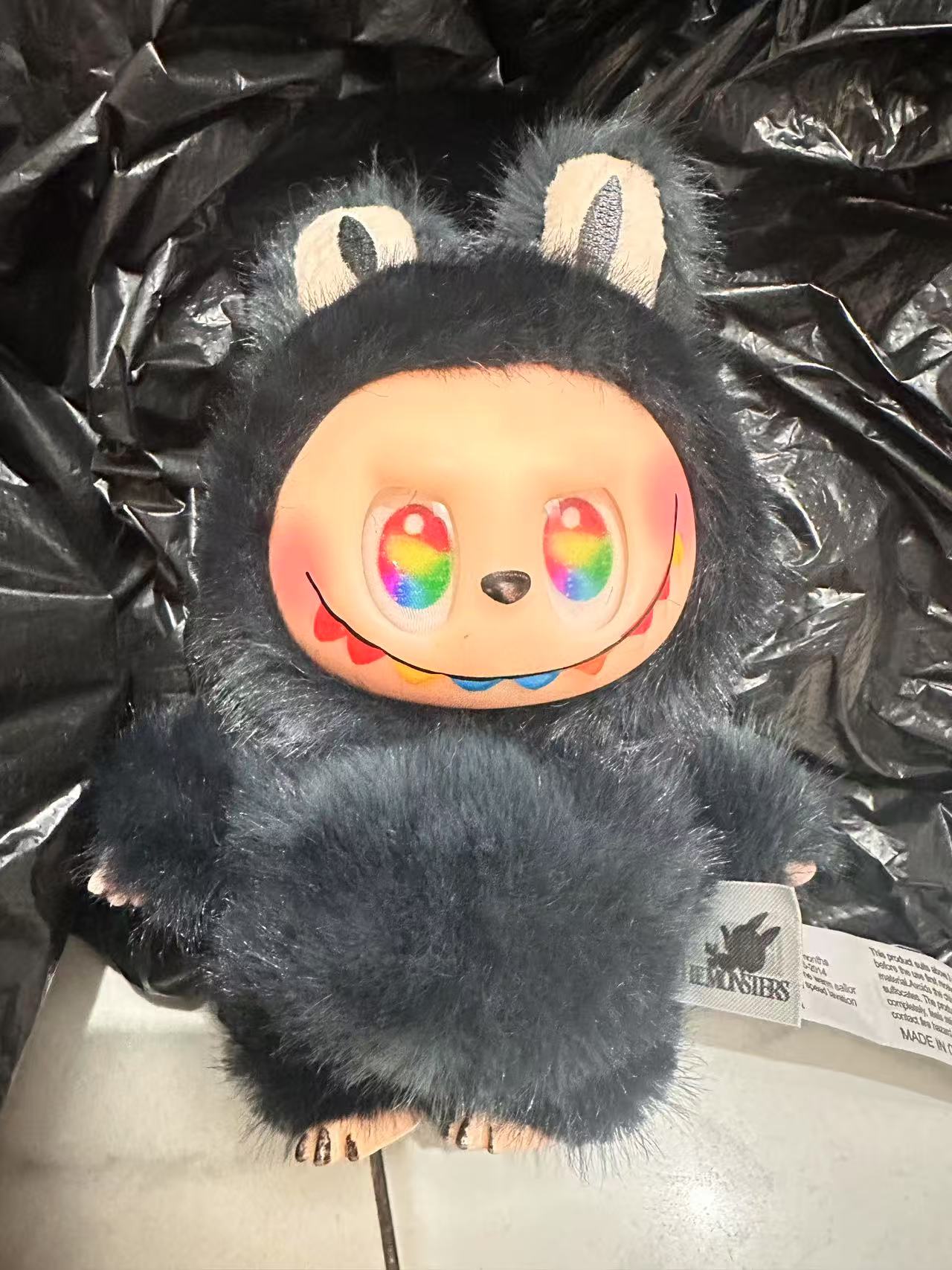 ❤️105包邮/原单代购级别
拉布布 泡泡玛特 Labubu 玩偶公仔系列[三代 泡泡玛特labubu3.0
颜色:忠诚粉、爱红、幸运紫、欢乐橙、平静绿、希望蓝，隐藏款黑色