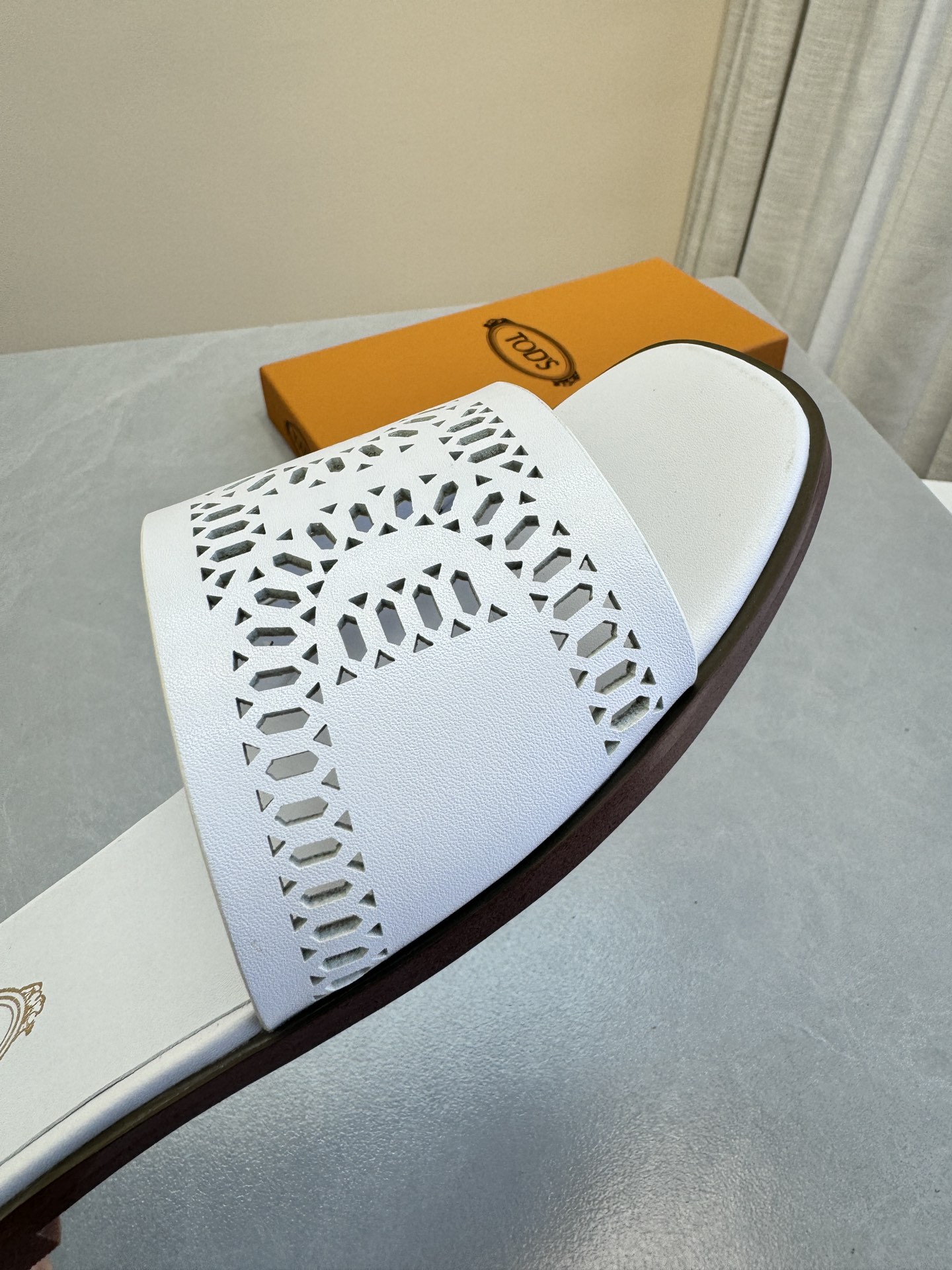 2024 New Tods Classic Slipper: High-End, Stylish, and Versatile Fashion Choice - 图片 6