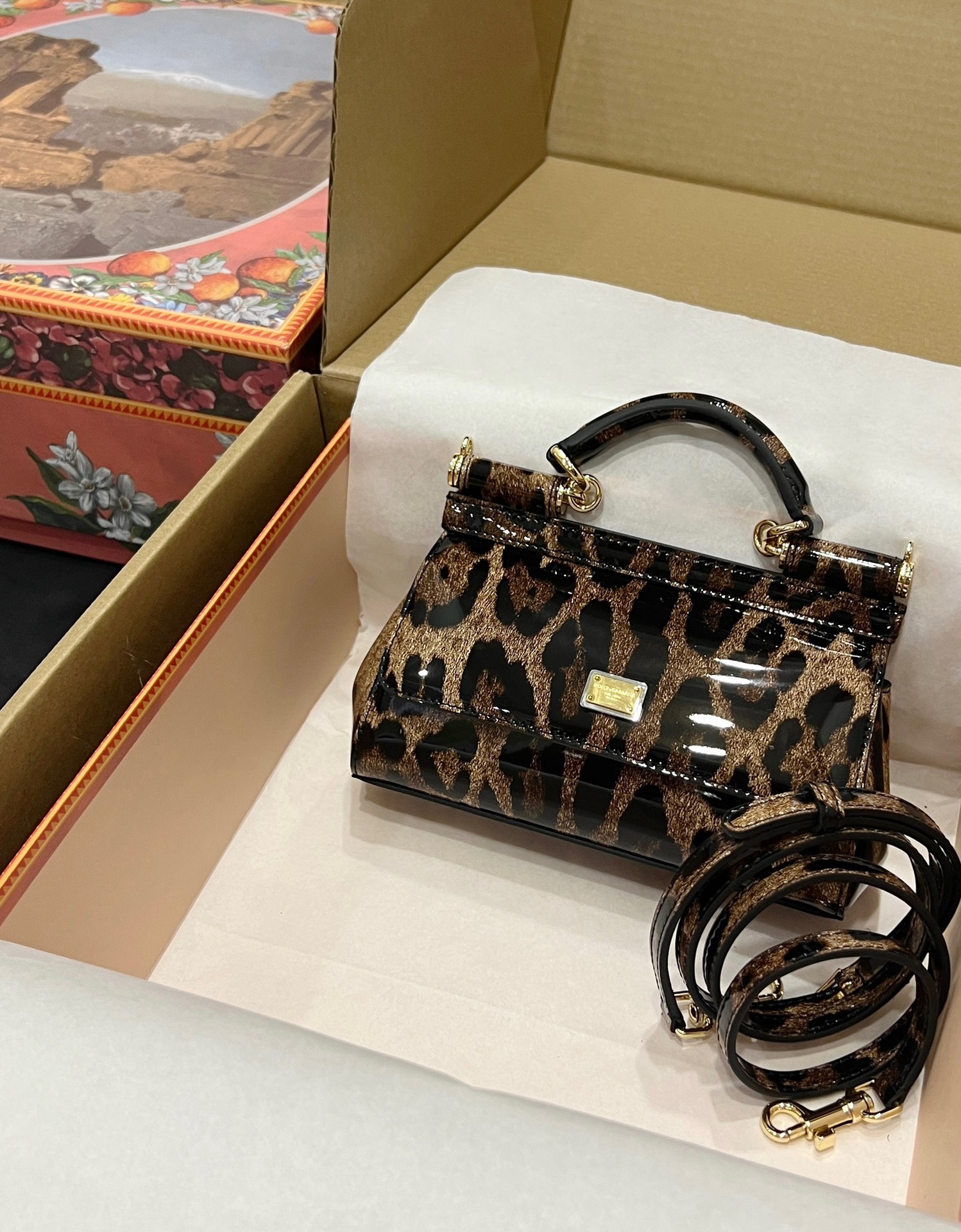 NO:175513,Very cute, looks very eye-catching, two sizes 29cm · 18cm Atmospheric and fashionable~, DG, Dolce & Gabbana19860909超爱的 看起来十分抢眼,大小两个尺寸29cm ·18cm 大气时髦～,DG,Dolce&Gabbana,Bag