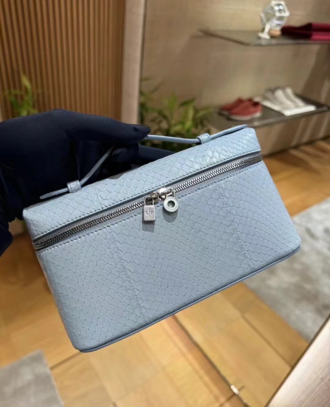 NO:183176,L19 Snakeskin No one can resist its beauty #popular all-network custom-made bags with counters with the same chain 10, LP Mani, loro piana, snakeskin19860909L19蛇皮谁都抵抗不了它的美#火爆全网定制被种草的包包配专柜同步一样链条10,LP 玛尼,loro piana,snakeskin,Bag