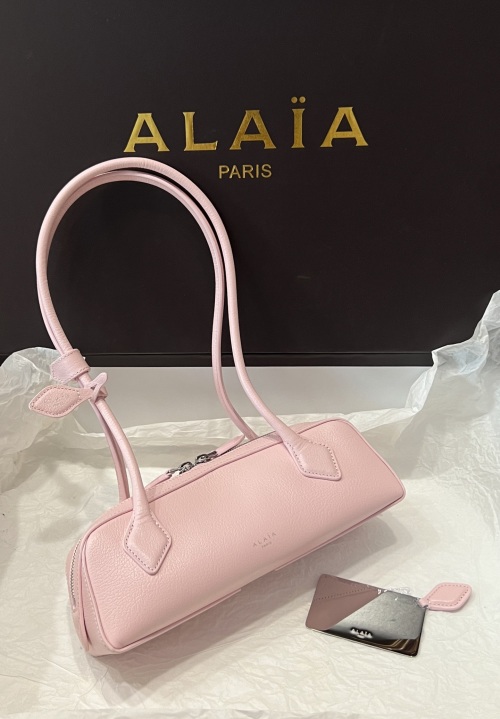 Alaia Le Teckel Bag, Pink Leather, Retro Style, Shoulder Bag, 27*9*8cm 1 Alaia Le Teckel Bag, Pink Leather, Retro Style, Shoulder Bag, 27*9*8cm
