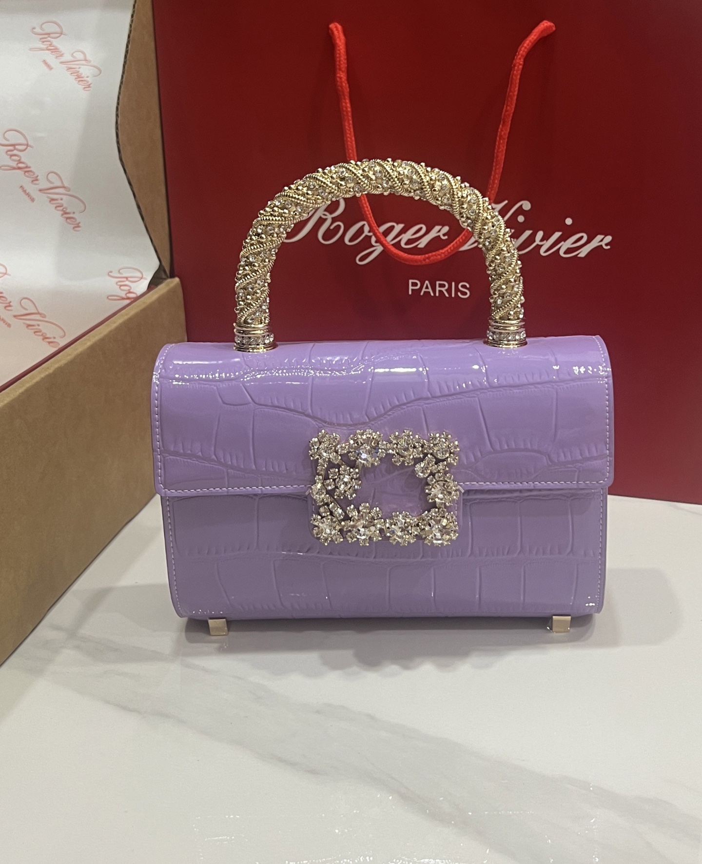 “Roger Vividr Crystal Handbag: Cow Skin Tattoo Design with Water Drills and Star Embossing” - 图片 4