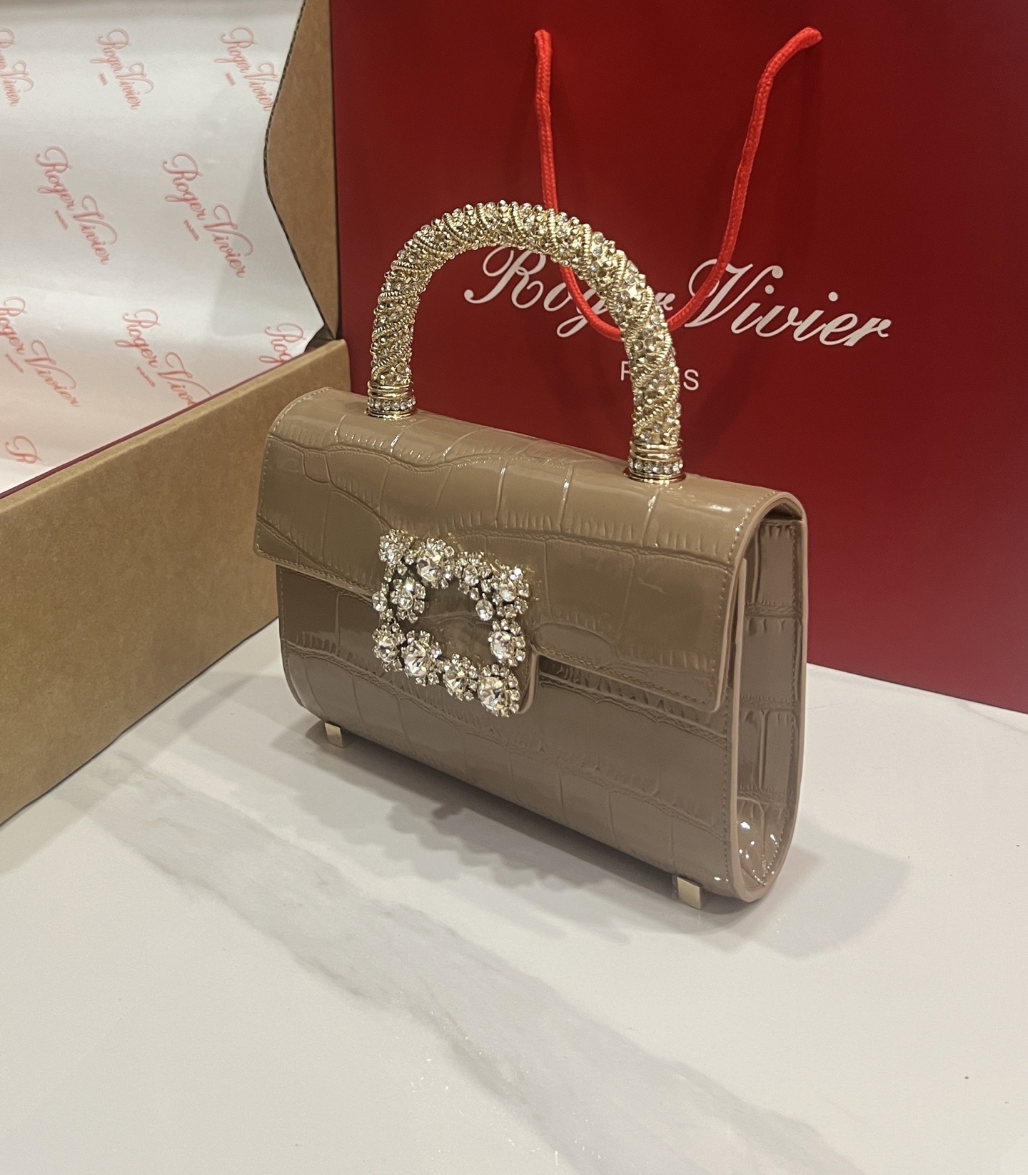 “Roger Vividr Crystal Handbag: Cow Skin with Water Drills, Star Embossing, Acoustics” - 图片 3