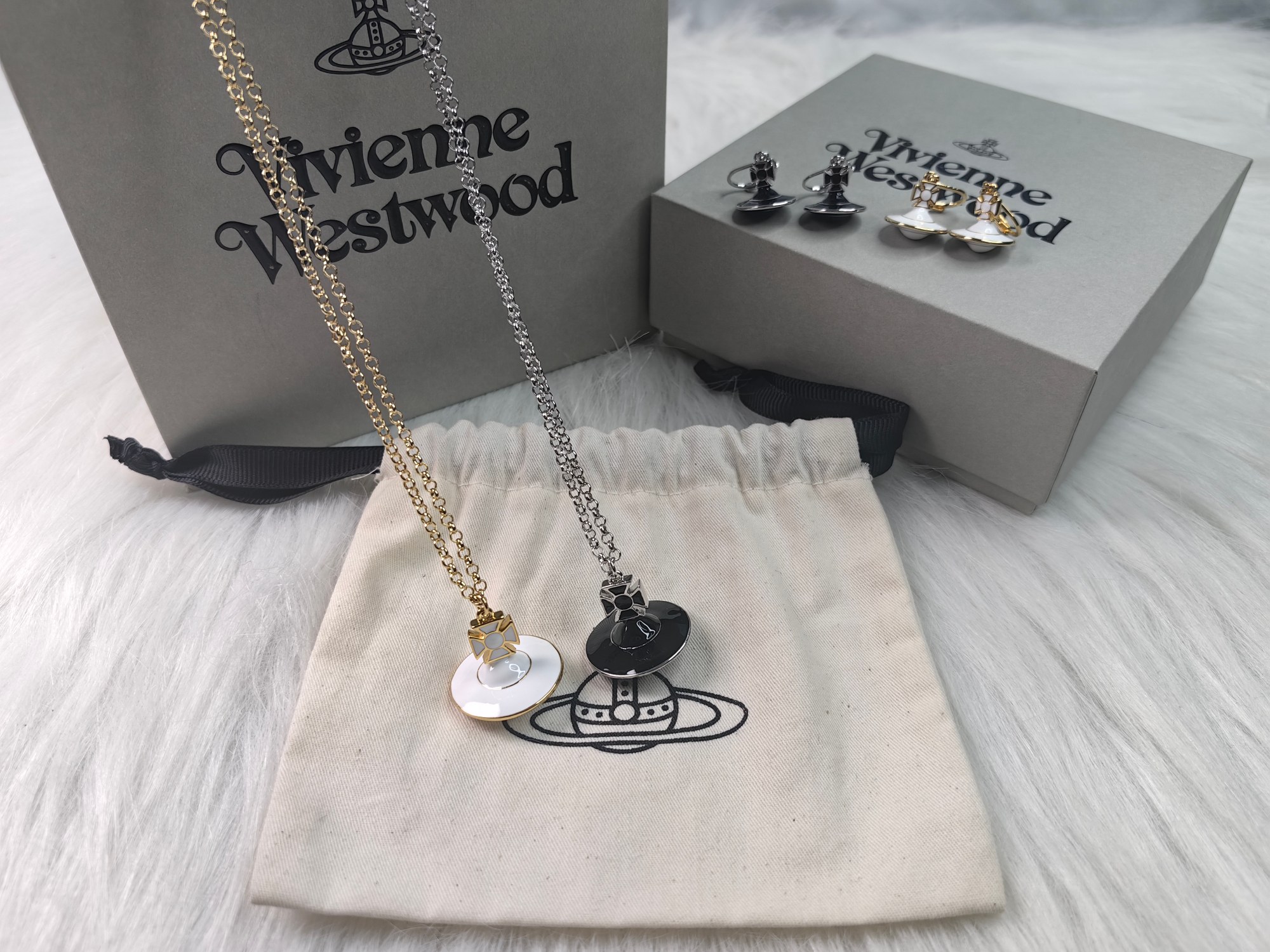 Vivienne Westwood 西太后立体白色滴胶项链耳环