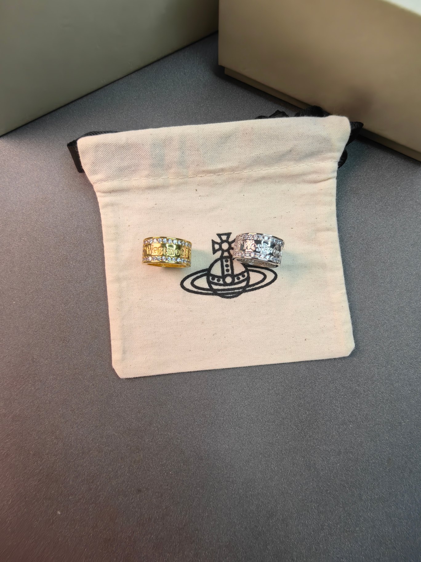 NO:103230,Queen Mother's diamond ring inlaid with two colors, size 6.7.8, Queen Mother's ring, ring, gold19860909西太后镶钻戒指一白金黄金两个色,尺寸6.7.8,西太后戒指,ring,gold,Jewelry