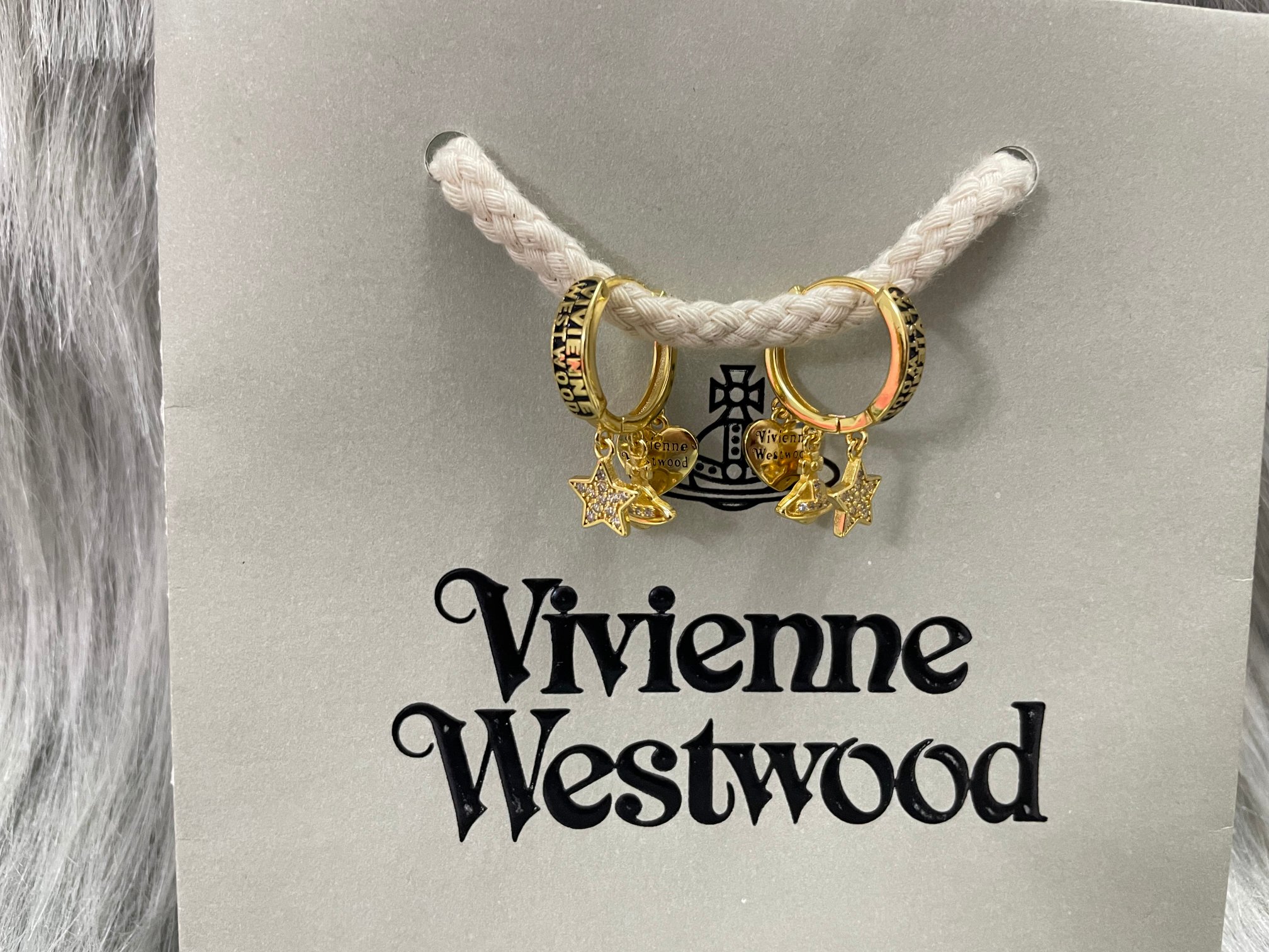 Vivienne Westwood 上新：西太后爱心五角星耳环一白金色黄金色