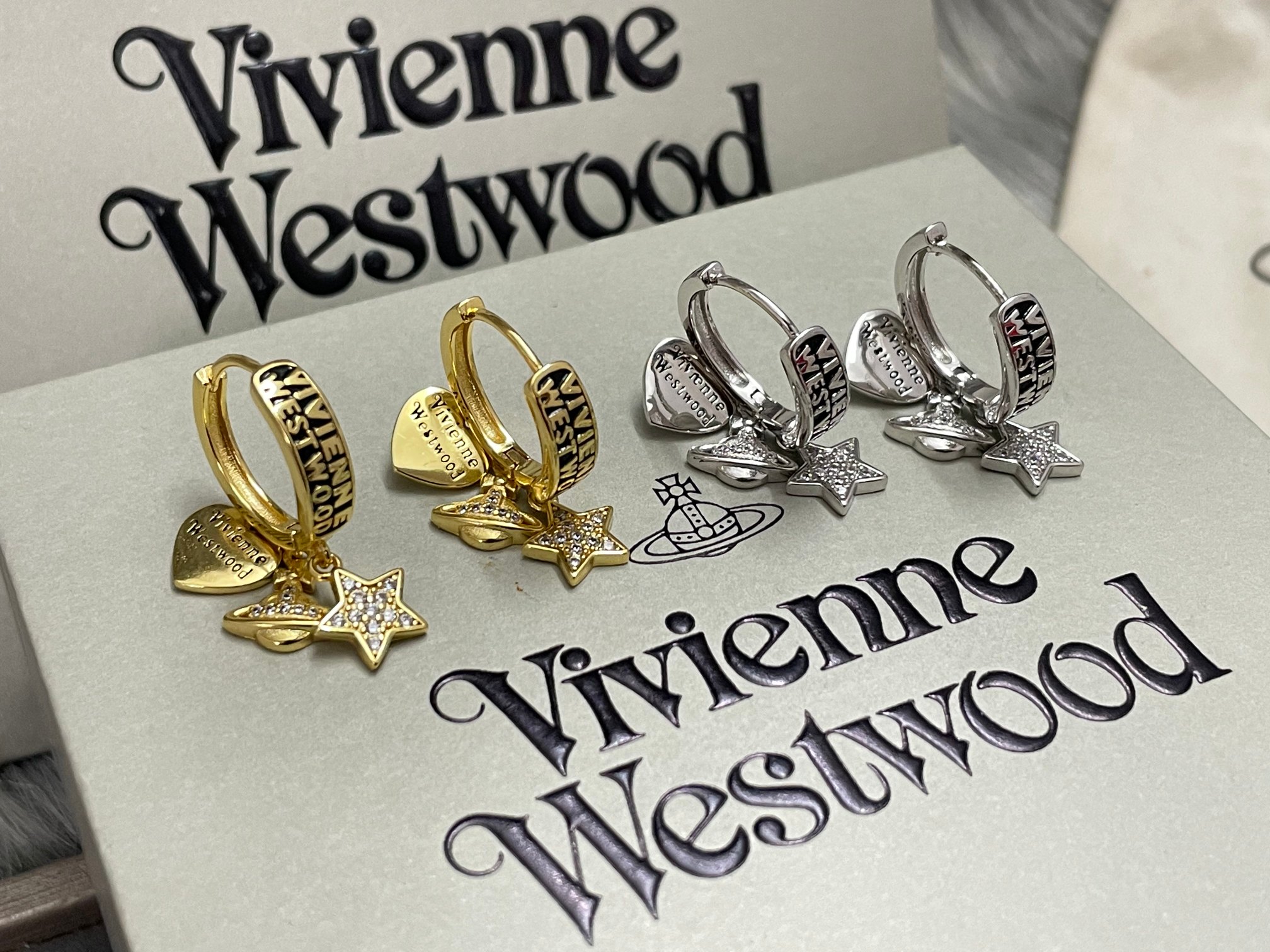 Vivienne Westwood 上新：西太后爱心五角星耳环一白金色黄金色