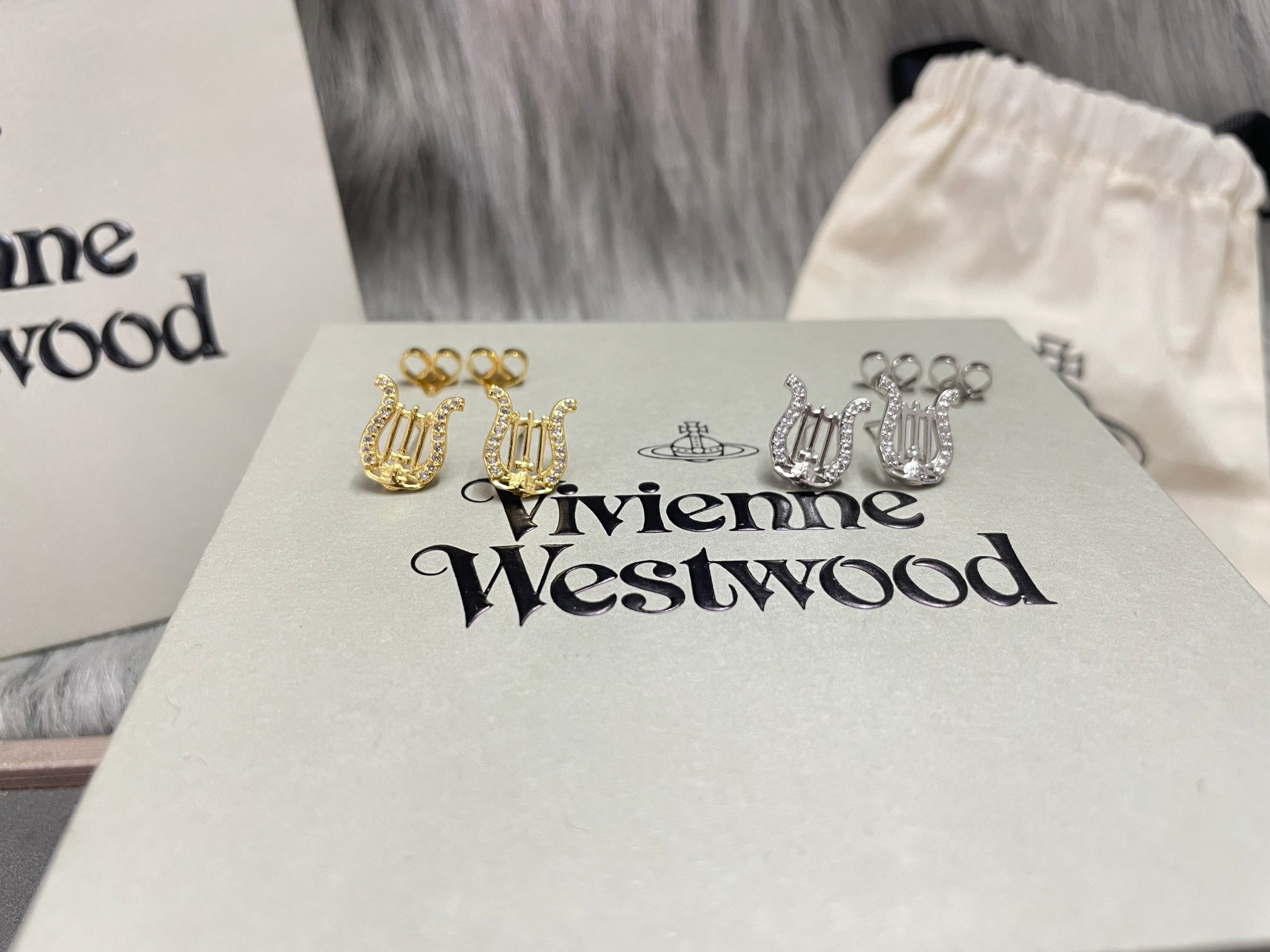 NO:103074,The Queen Mother of the West U-shaped Saturn earrings, a white gold, a gold earring, a gold19860909上新西太后U型土星耳钉一白金色黄金色,西太后耳钉,gold,Jewelry