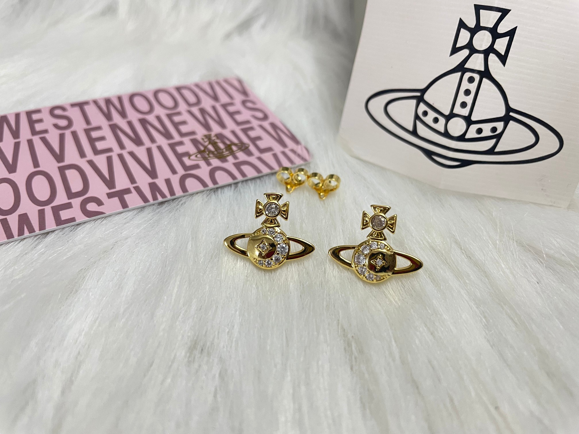 NO:103155,Vivienne Westqueen Queen Mother Vivienne Dolina Micro-Inlaid Star Moon Earrings Flash Diamond, Queen Mother Earrings19860909Vivienne Westqueen西太后薇薇安多丽娜微镶星月耳钉闪钻,西太后耳钉,Jewelry