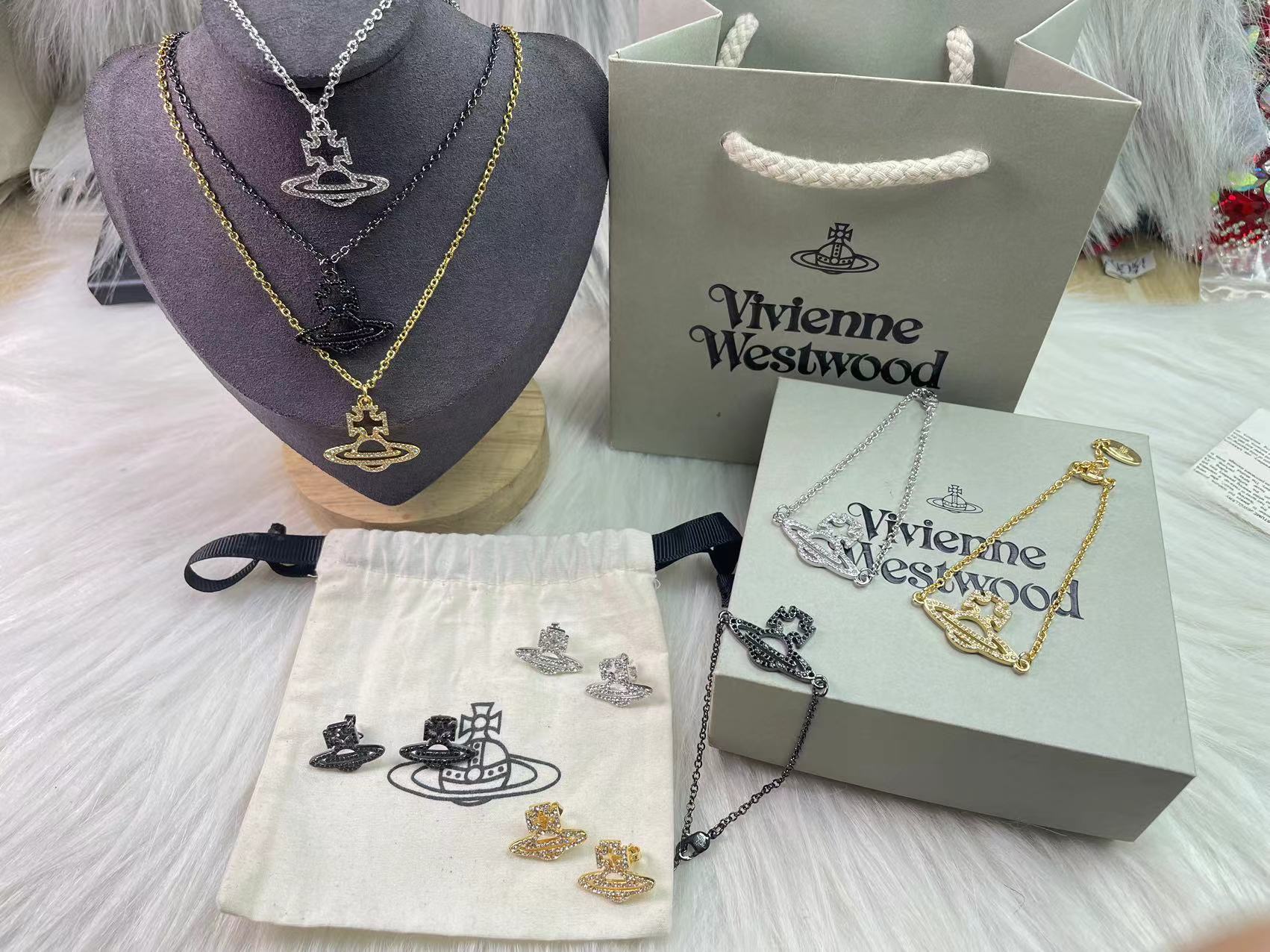 Vivienne Westwood - Necklace
