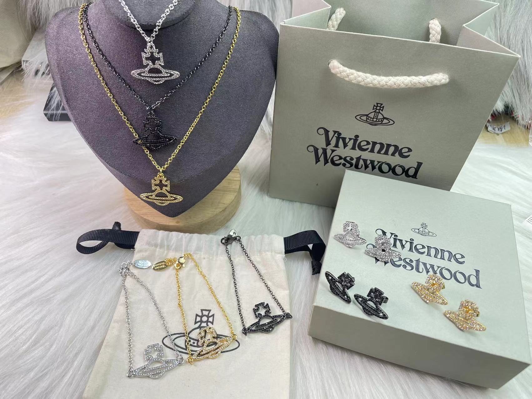 Vivienne Westwood - Necklace