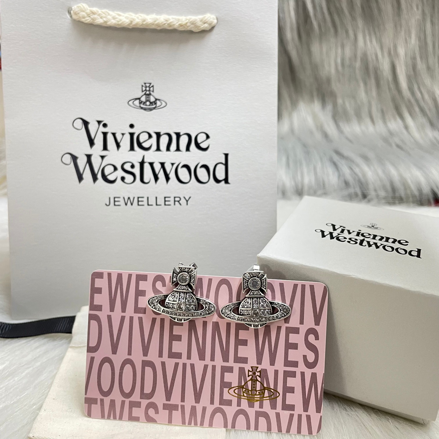 NO:102943,The Queen Mother of the Cities' new Saturn full diamond necklace bracelet earrings set in retro color, Queen Mother of the Cities' earrings, necklace, bracelet19860909西太后新款土星满钻项链手链耳钉套装一复古色,西太后耳钉,necklace,bracelet,Jewelry