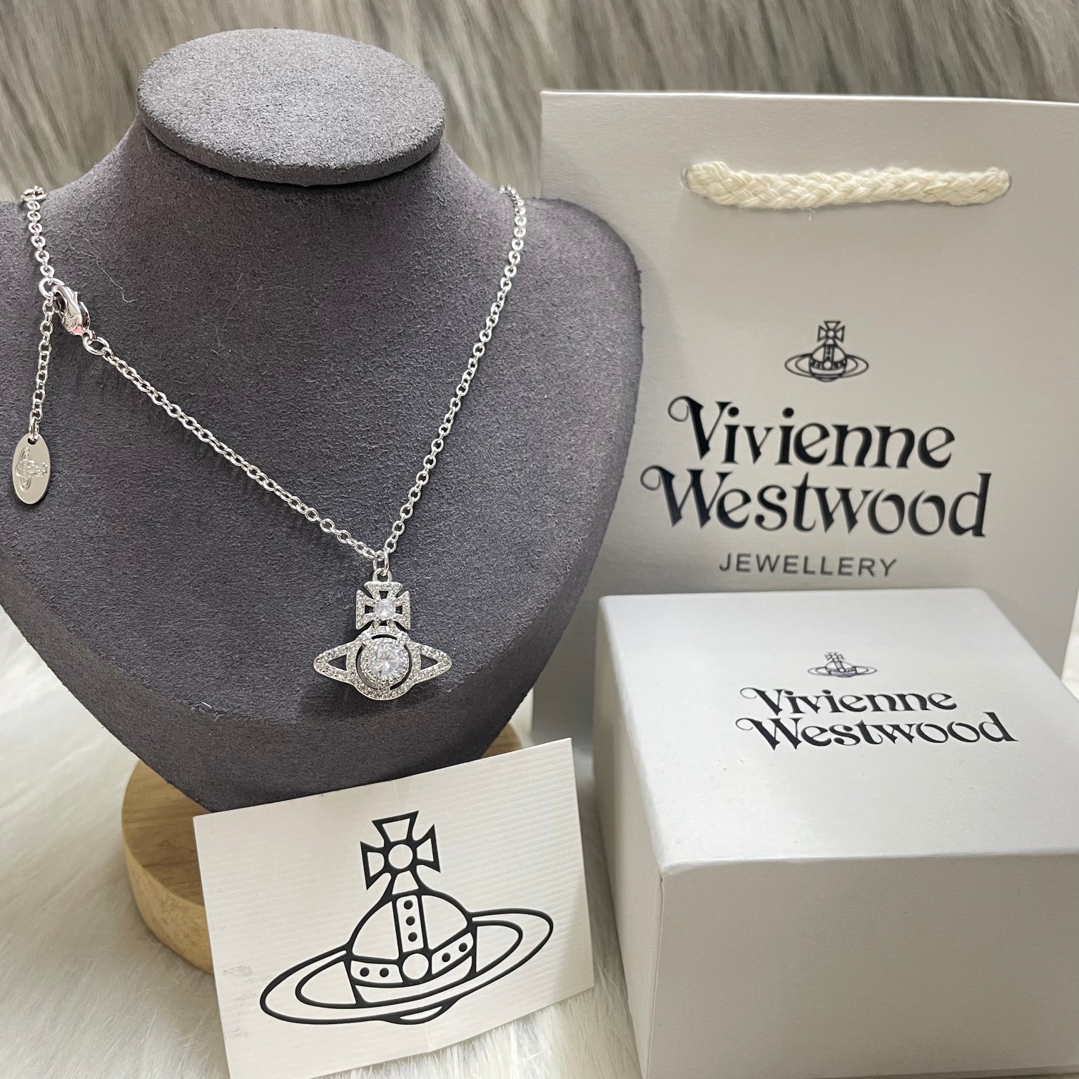 NO:103069,Vivienne Westwood Queen Mother Westwood Queen Mother Diamond can wear Saturn norabelle necklace, Queen Mother Westwood Necklace, necklace19860909Vivienne Westwood薇薇安西太后满钻双面可戴土星norabelle项链,西太后项链,necklace,Jewelry