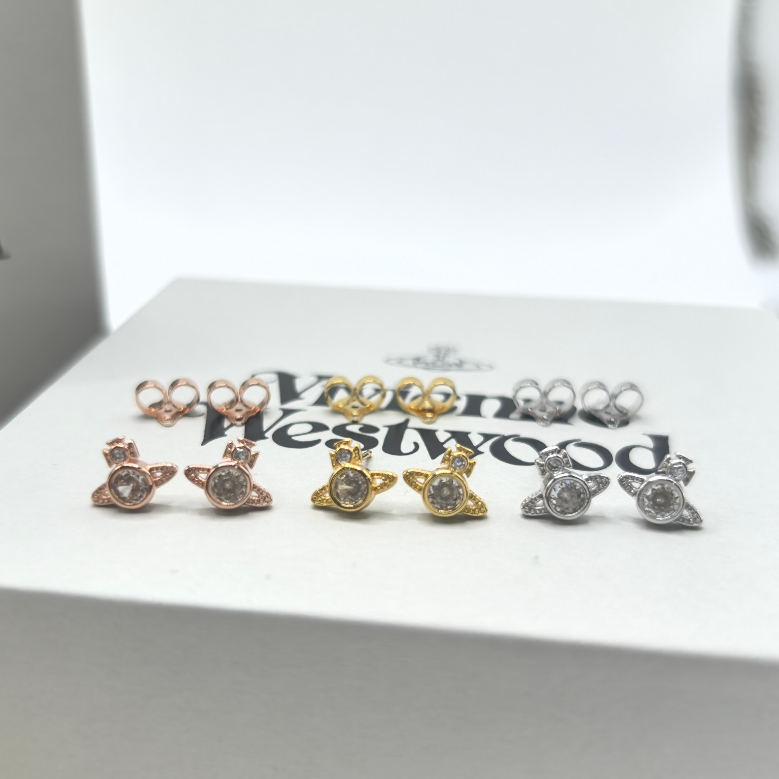 NO:103073,Vivienne Westqueen Queen London's double-diamond Saturn earrings simple, Queen Mother's earrings19860909Vivienne Westqueen西太后London大小双钻土星耳钉简约,西太后耳钉,Jewelry