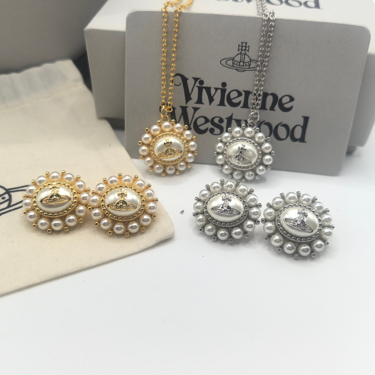 NO:102953,24 Autumn and Winter Vivienne Westwood AMAYA Queen Mother Sunflower Saturn Pearl Necklace, Queen Mother Necklace, Queen Mother Earrings, Necklace1986090924秋冬 Vivienne Westwood AMAYA 西太后太阳花土星珍珠项链,西太后项链西太后耳钉,necklace,Jewelry