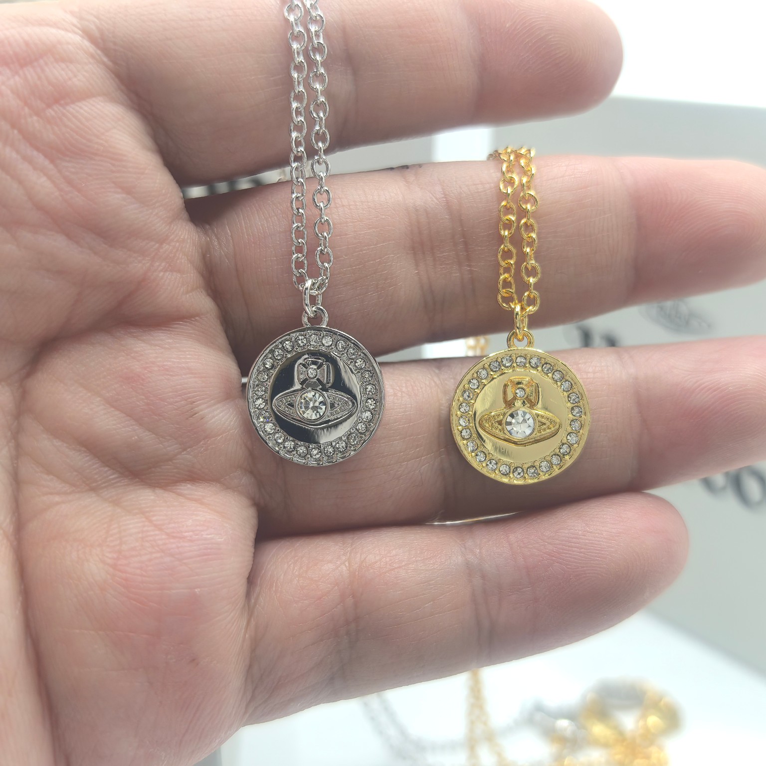 NO:102956,Vivian Xiaohongshu same Saturn Queen Mother Citizen coin necklace for men and women new fashion temperament pearl clavicle chain, Queen Mother Citizen necklace, necklace19860909薇薇安小红书同款土星西太后硬币项链男女新款时尚气质珍珠锁骨链,西太后项链,necklace,Jewelry