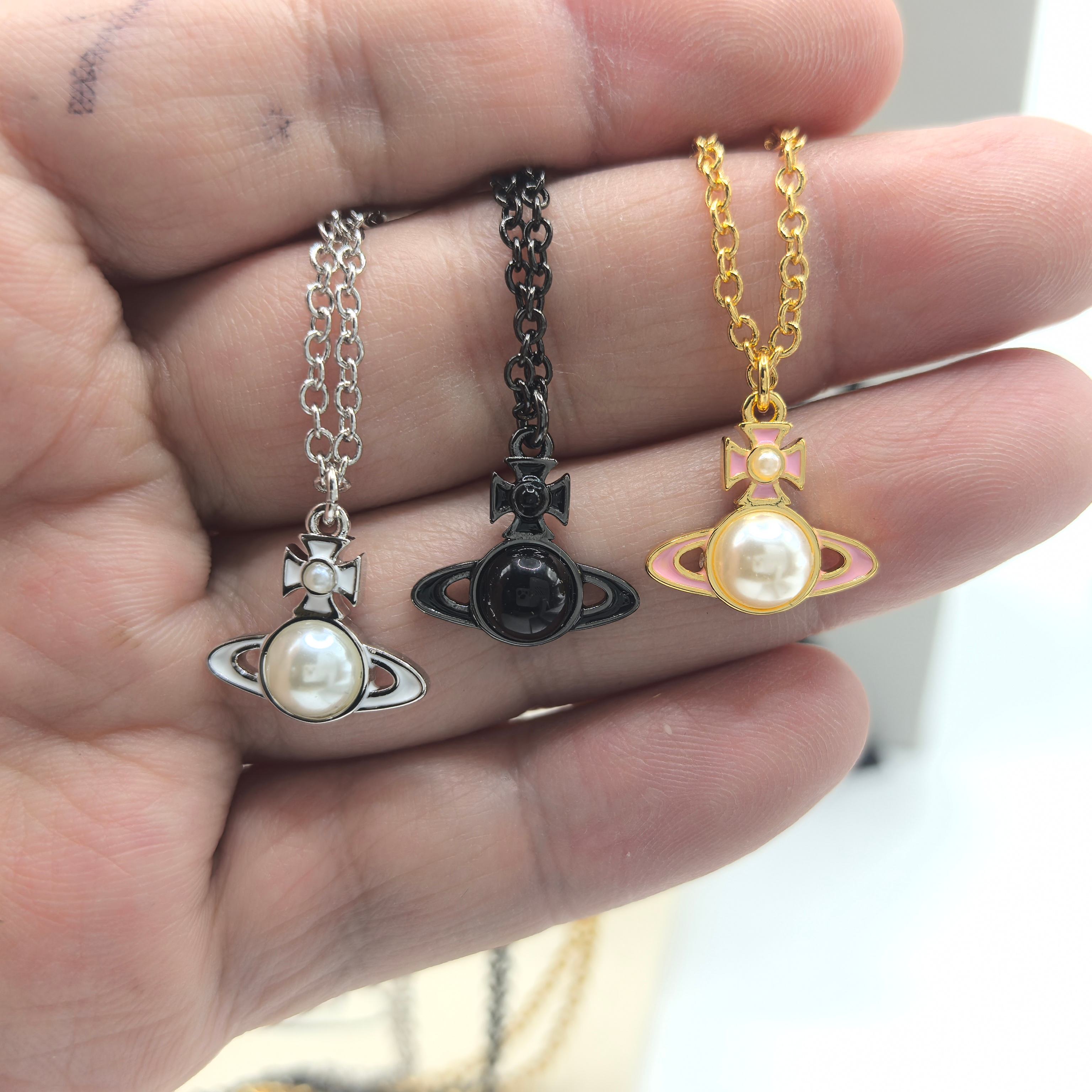 NO:102575,Vivienne Westwood necklace Queen Mother Saturn enamel round pearl women, Queen Mother Queen Mother Necklace, necklace19860909VivienneWestwood项链西太后土星珐琅圆形珍珠女,西太后项链,necklace,Jewelry