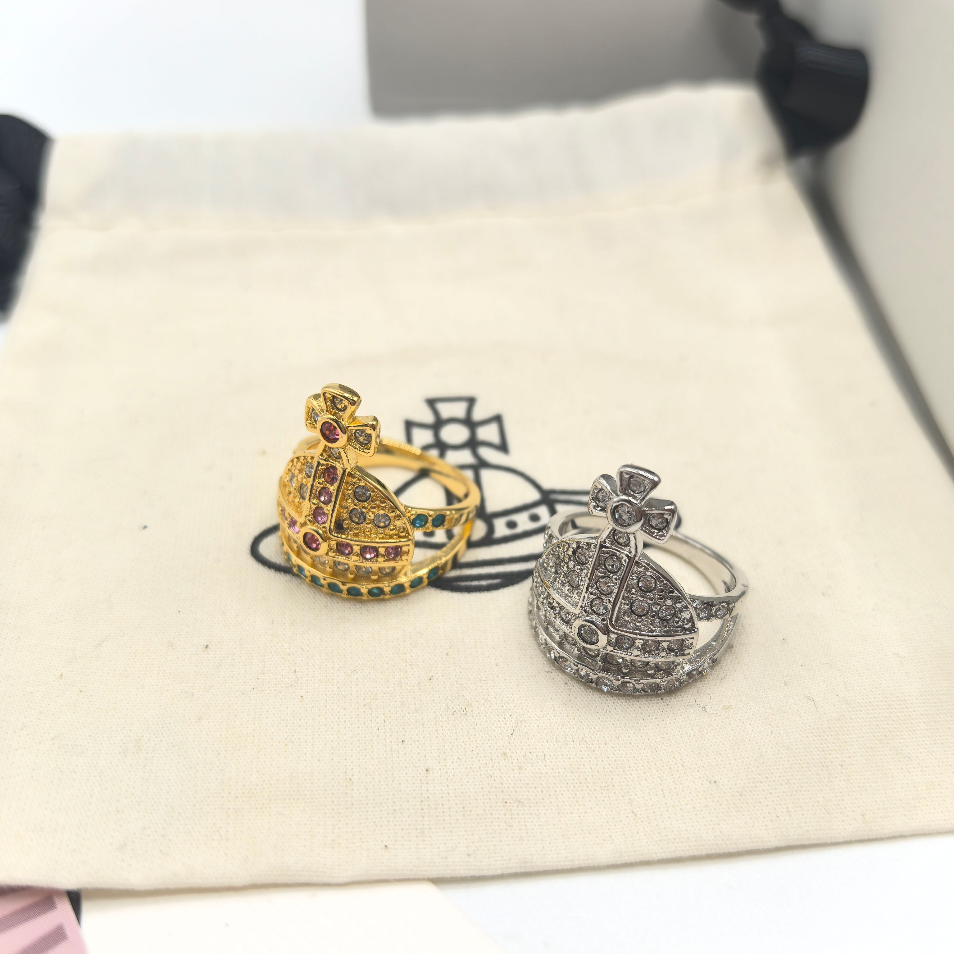 NO:102580,Vivienne Westqueen Queen Mother Vivienne Full Diamond Saturn Super Flash Ring Light Luxury, Queen Mother Ring, Ring19860909Vivienne Westqueen西太后薇薇安 满钻土星超闪戒指 轻奢,西太后戒指,ring,Jewelry