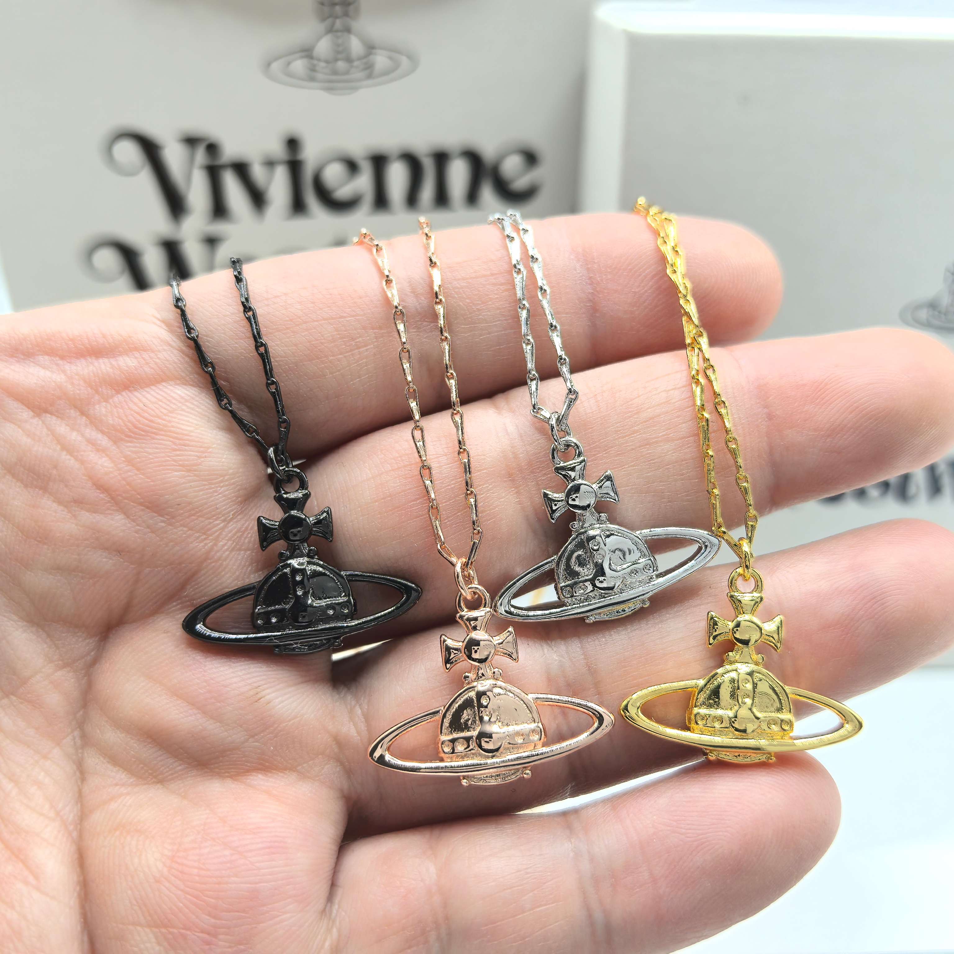 NO:102654,Vivienne Westqueen Queen Mother Double-Side Climbing Two-Color Saturn Chain Necklace Earring Set Simple, Queen Mother Necklace, Necklace19860909Vivienne Westqueen西太后双面夹双色土星梭子链项链耳钉套装简约,西太后项链,necklace,Jewelry