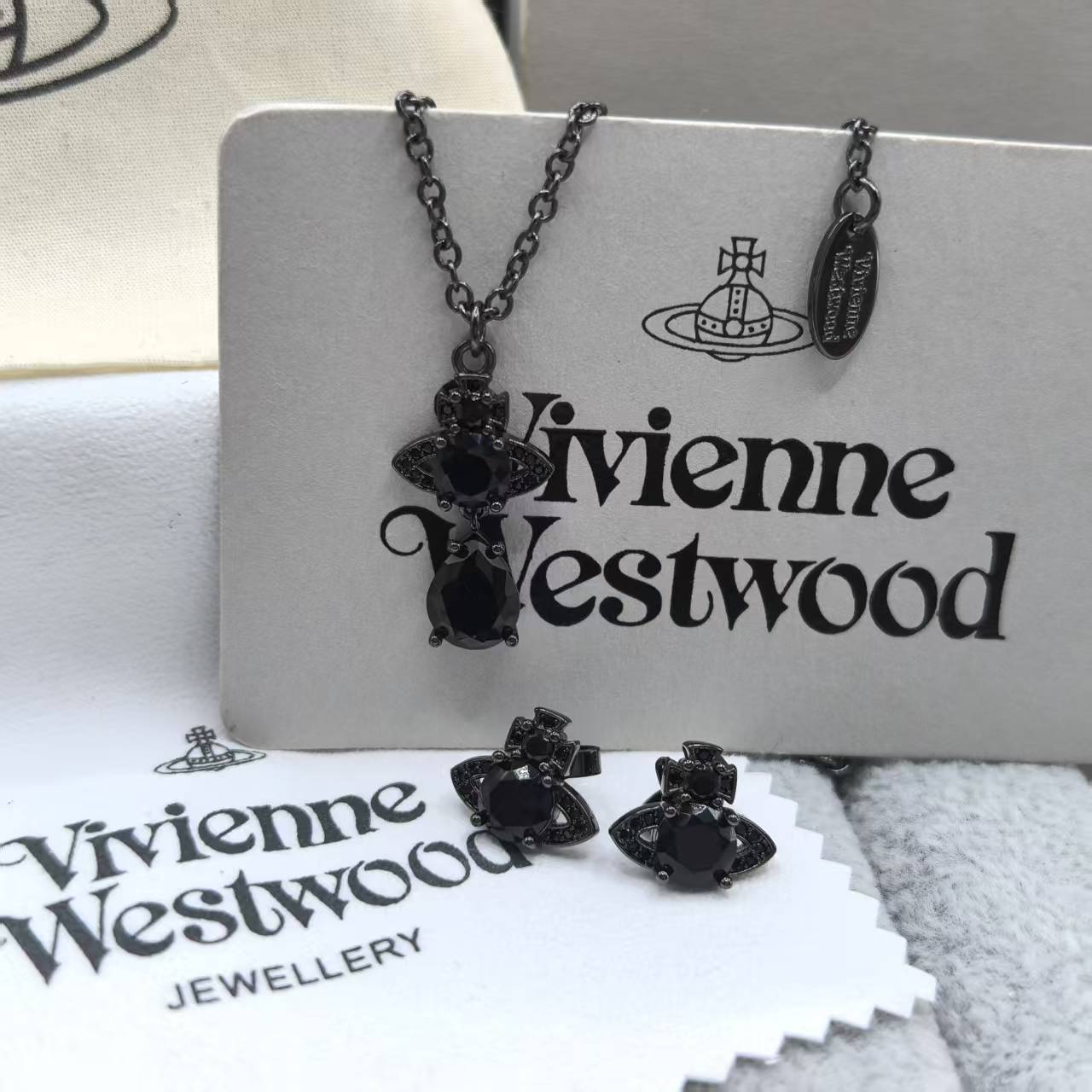 NO:104357,Vivienne Westqueen Queen Queen Vivienne ISMENE Big Zircon Crane Water Drop Track Necklace One Black Gold Black, Queen Mother Necklace Queen Mother Earrings, Necklace19860909Vivienne Westqueen西太后薇薇安ISMENE大锆石吊水滴轨道项链一黑金黑色,西太后项链西太后耳钉,necklace,Jewelry