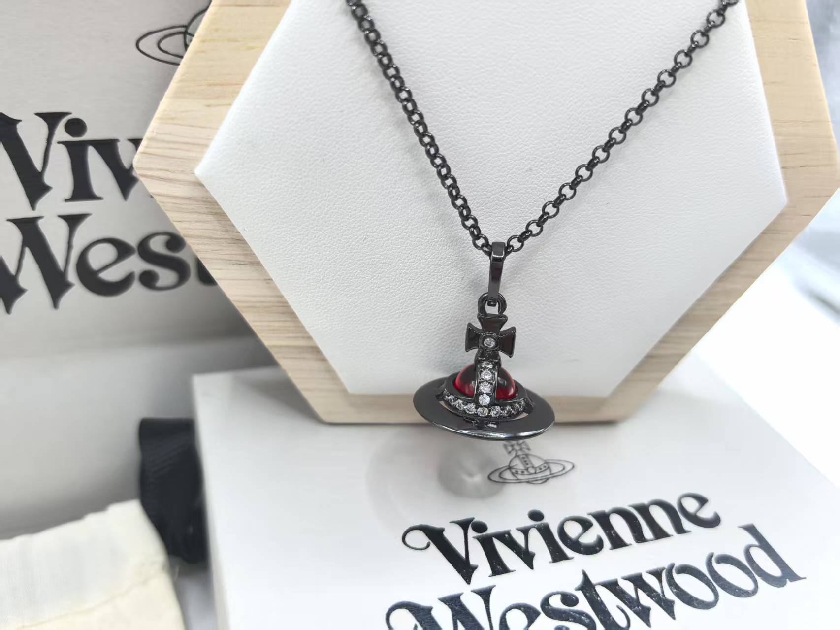 NO:104371,Queen Mother Citizen ORB medium necklace multicolor three-dimensional Saturn clavicle chain high-end feeling, grab black red ball, Queen Mother Citizen necklace, necklace19860909西太后ORB中号项链多色立体土星锁骨链高级感 一抢黑色红球,西太后项链,necklace,Jewelry