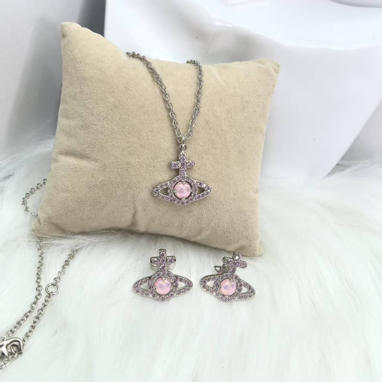 NO:104564,Queen Mother Citizen Cross Pearl Pink Necklace Earrings, Queen Mother Citizen Earrings, Necklace19860909西太后十字珍珠粉色项链耳钉,西太后耳钉,necklace,Jewelry