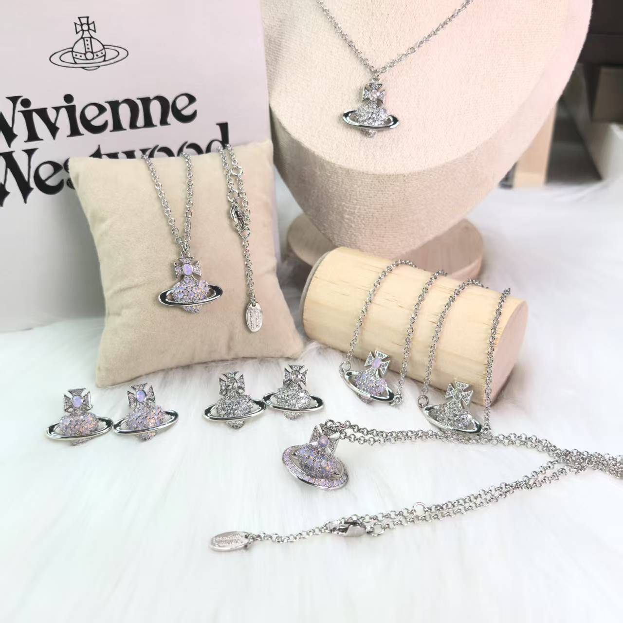 NO:104599,Queen Mother of the Cities 2025 Valentine's Day Limited Love Necklace Bracelet Earrings, Queen Mother of the Cities necklace, Queen Mother of the Cities bracelet, necklace, bracelet19860909西太后2025情人节限定款爱心项链手链耳钉,西太后项链西太后手链,necklace,bracelet,Jewelry