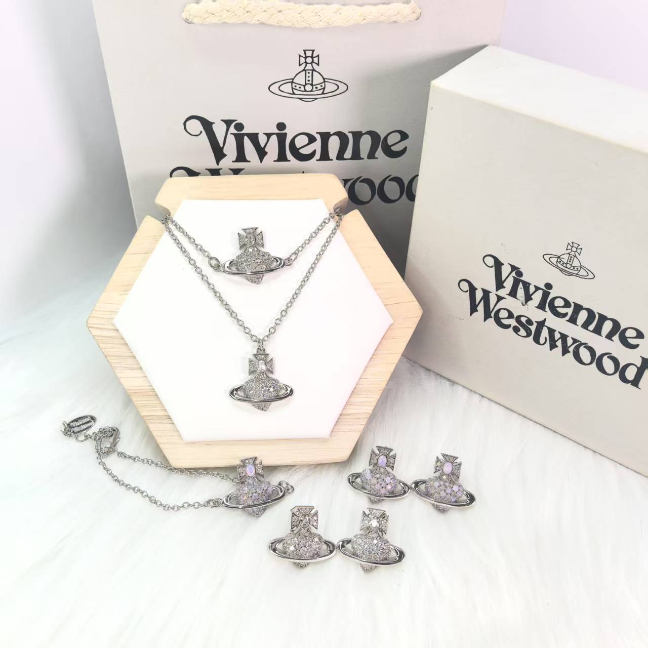 NO:104556,Queen Mother of the Cities Love Saturn Necklace Bracelet Earring Set Valentine's Day Limited Edition, Queen Mother of the Cities Necklace, Queen Mother of the Cities Bracelet, Necklace, Bracelet19860909西太后爱心土星项链手链耳钉套装情人节限定款,西太后项链西太后手链,necklace,bracelet,Jewelry