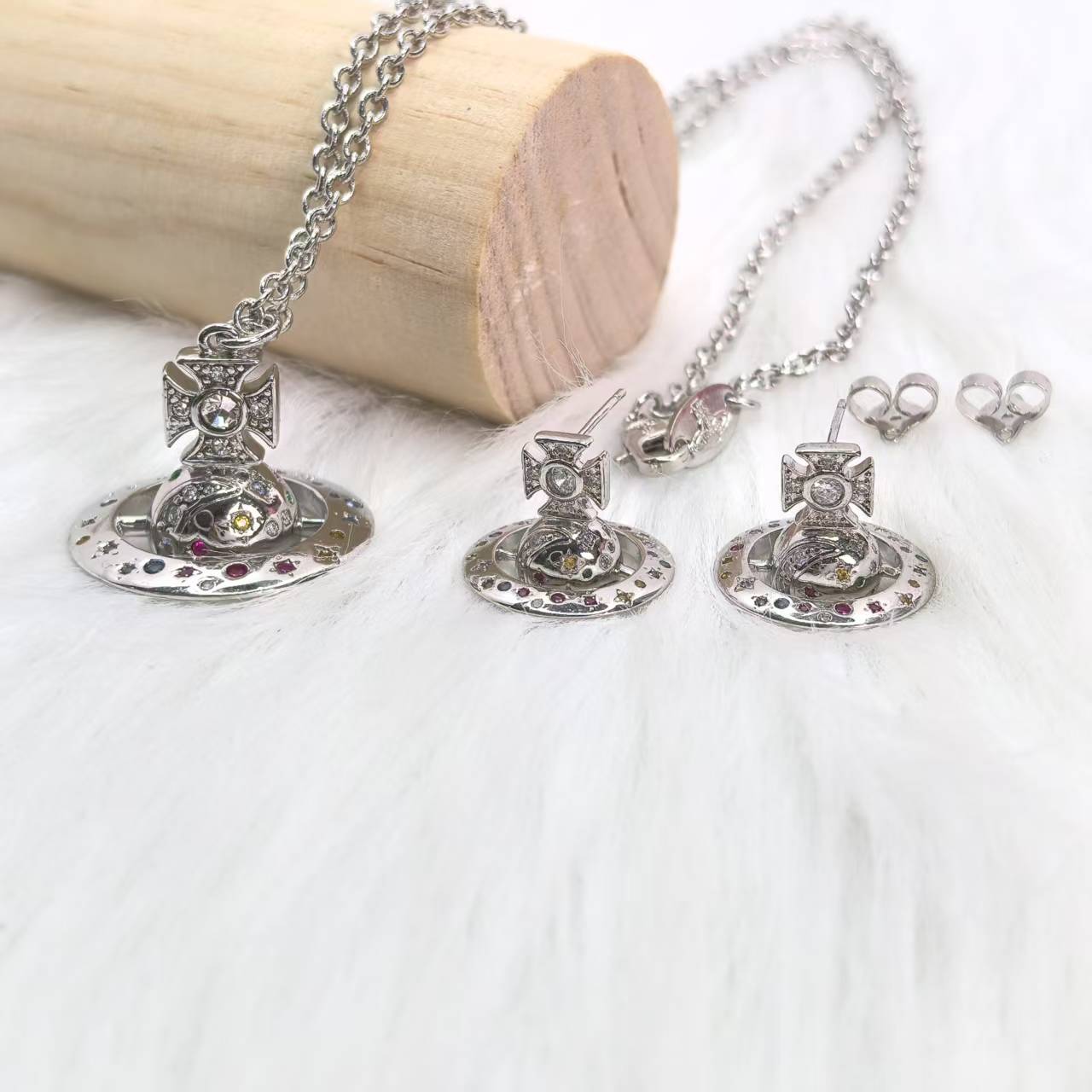 NO:541622,Queen Mother and Queen Mother, Saturn orb pendant, rainbow planet, Queen Mother, Queen Mother, Necklace, Queen Mother, earrings, necklace19860909西太后日限定星月土星orb吊坠彩虹星球,西太后项链西太后耳钉,necklace,Jewelry