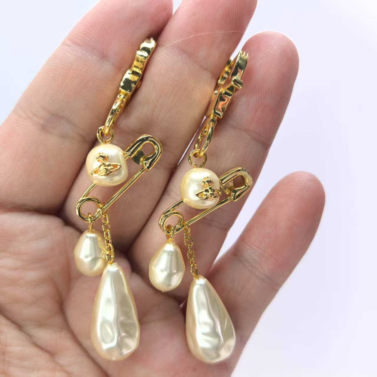 NO:359764,Queen Mother Citizen Baroque Pin Pearl Saturn Earrings Punk Style Queen Mother Citizen Earrings19860909西太后巴洛克别针珍珠土星耳环 朋克风,西太后耳钉,earrings,Jewelry