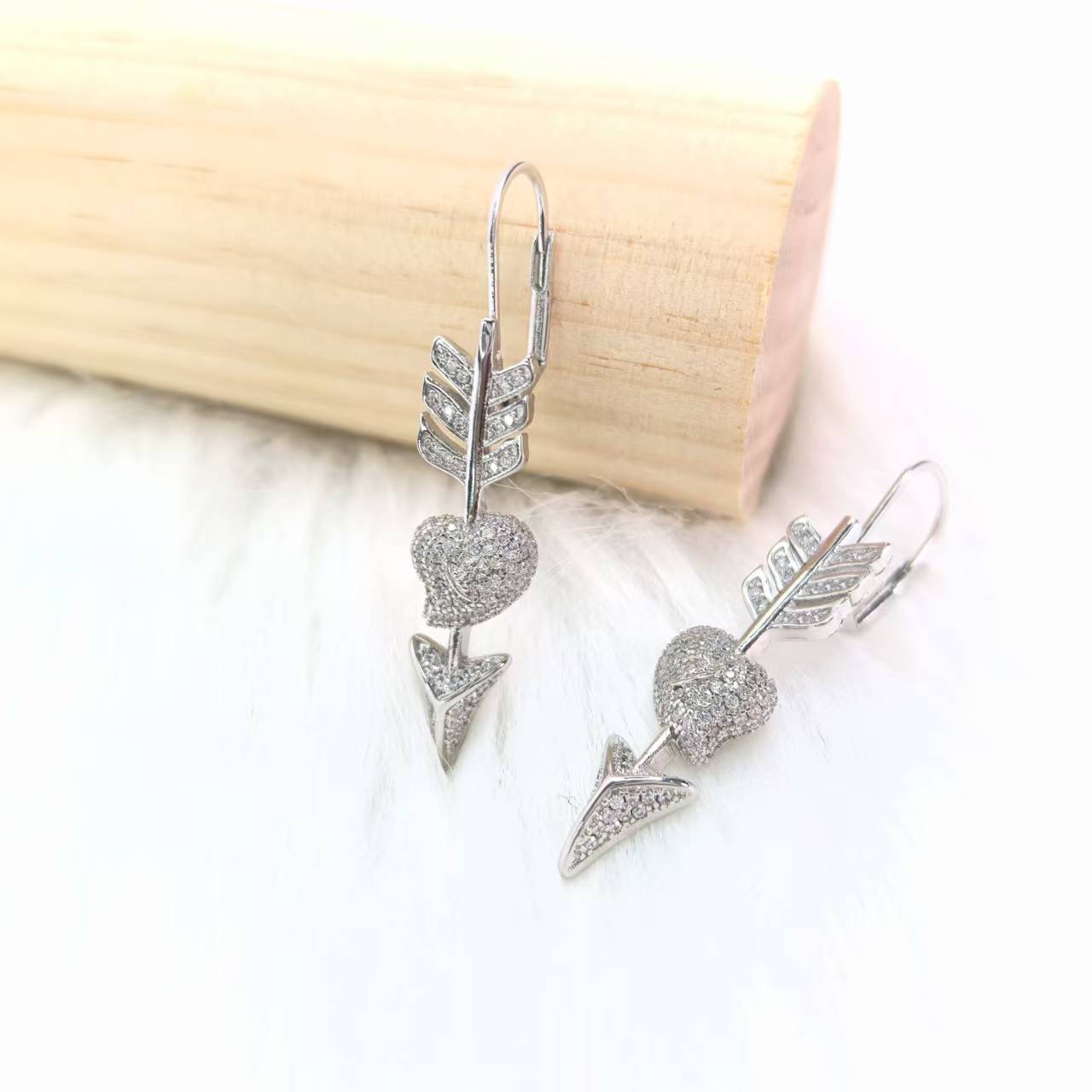 NO:360054,Queen Mother Vivian Cupid full of love Saturn earrings, Queen Mother Earrings19860909西太后薇薇安丘比特满钻爱心土星耳钉,西太后耳钉,Jewelry