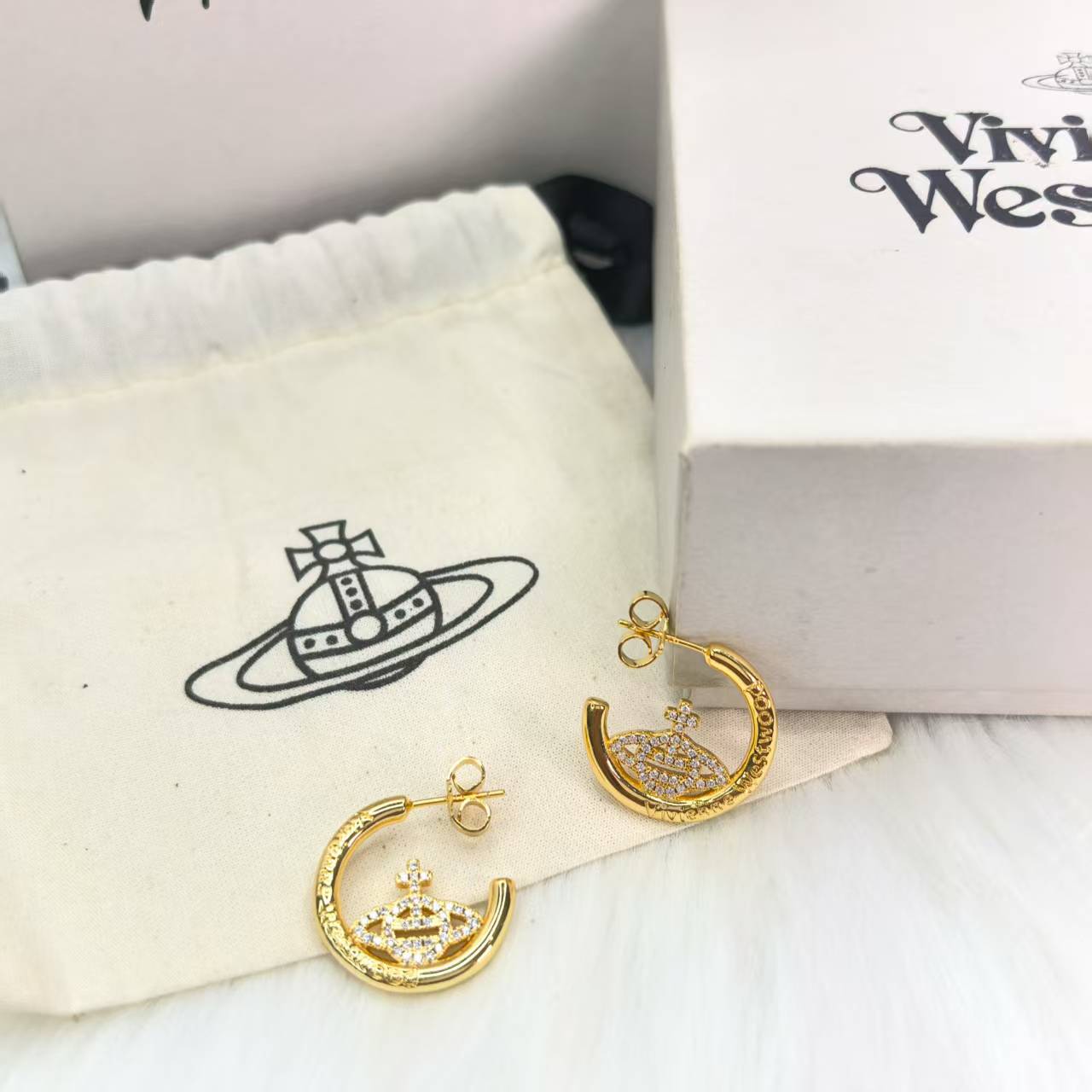 Vivienne Westwood 西太后字母C形微镶土星耳环女小众设计高级感 轻奢百搭耳钉耳饰