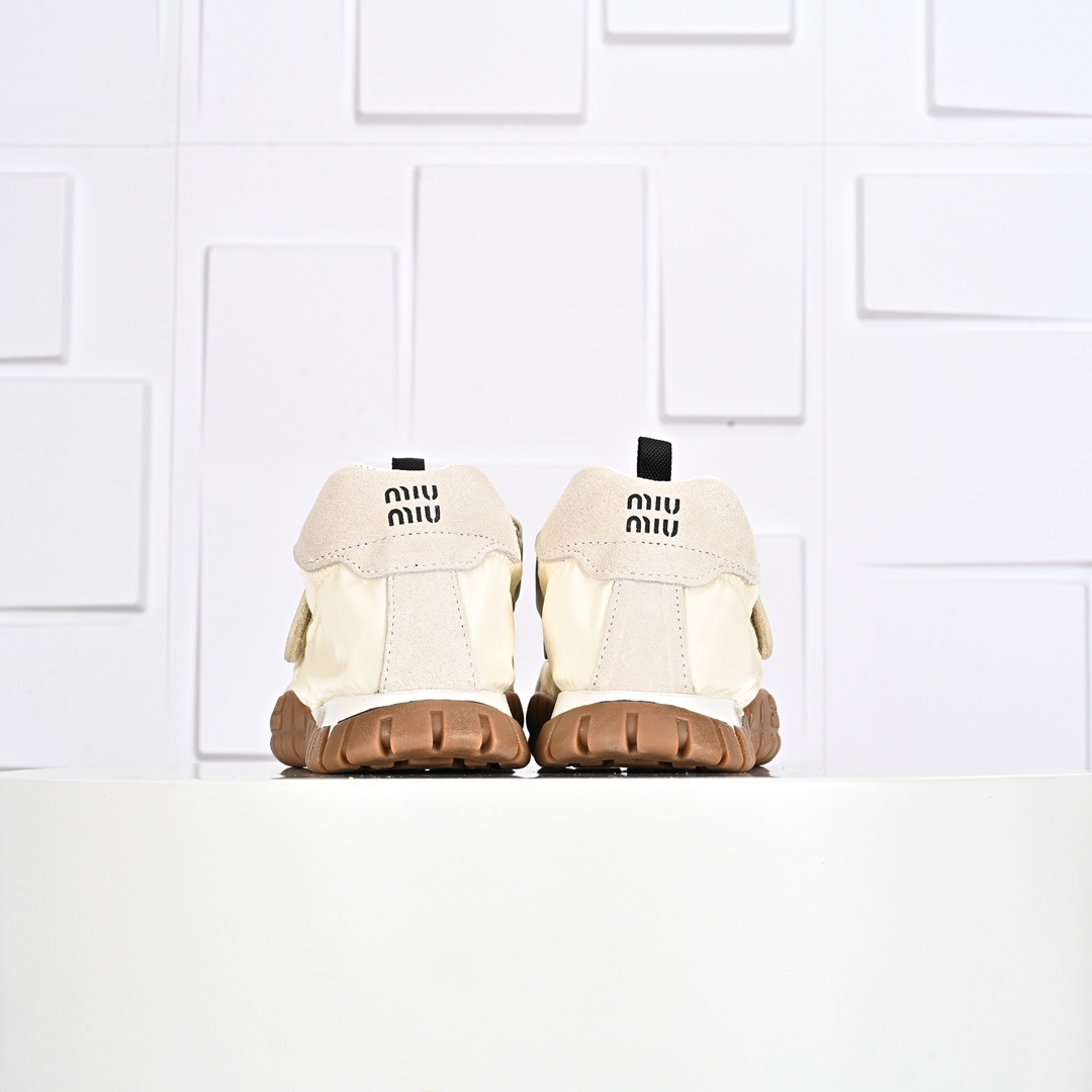 350  Miumiu 25ss Tyre系列春夏最新爆款 褪去繁复只留芭蕾的纯粹美