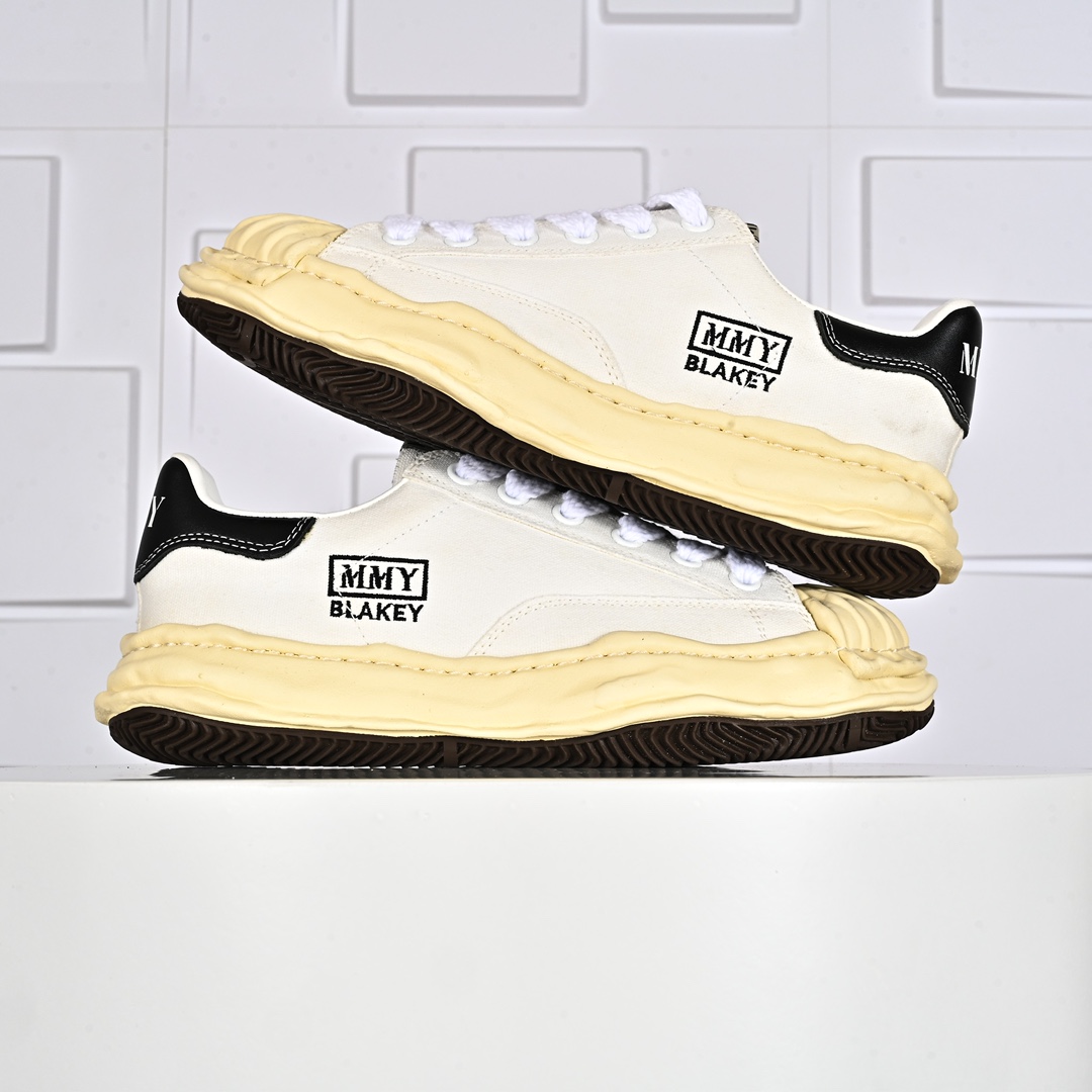 350  MMY/Maison MIHARA YASUHIRO Wayne Original Sole Leather Low Sneaker版变形溶解雪糕底低帮板鞋“贝壳头黄底刺绣”