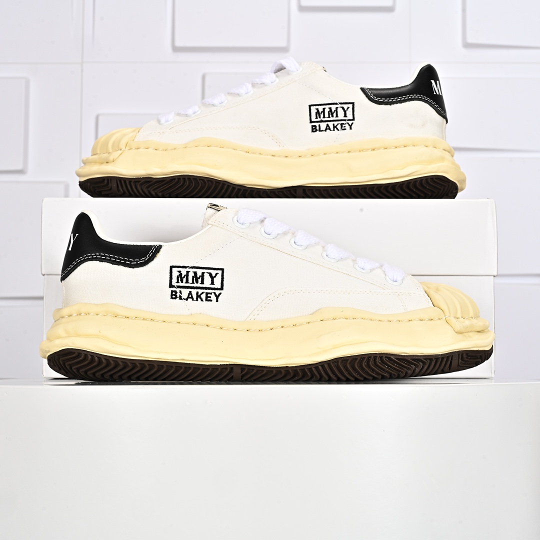 350  MMY/Maison MIHARA YASUHIRO Wayne Original Sole Leather Low Sneaker版变形溶解雪糕底低帮板鞋“贝壳头黄底刺绣”