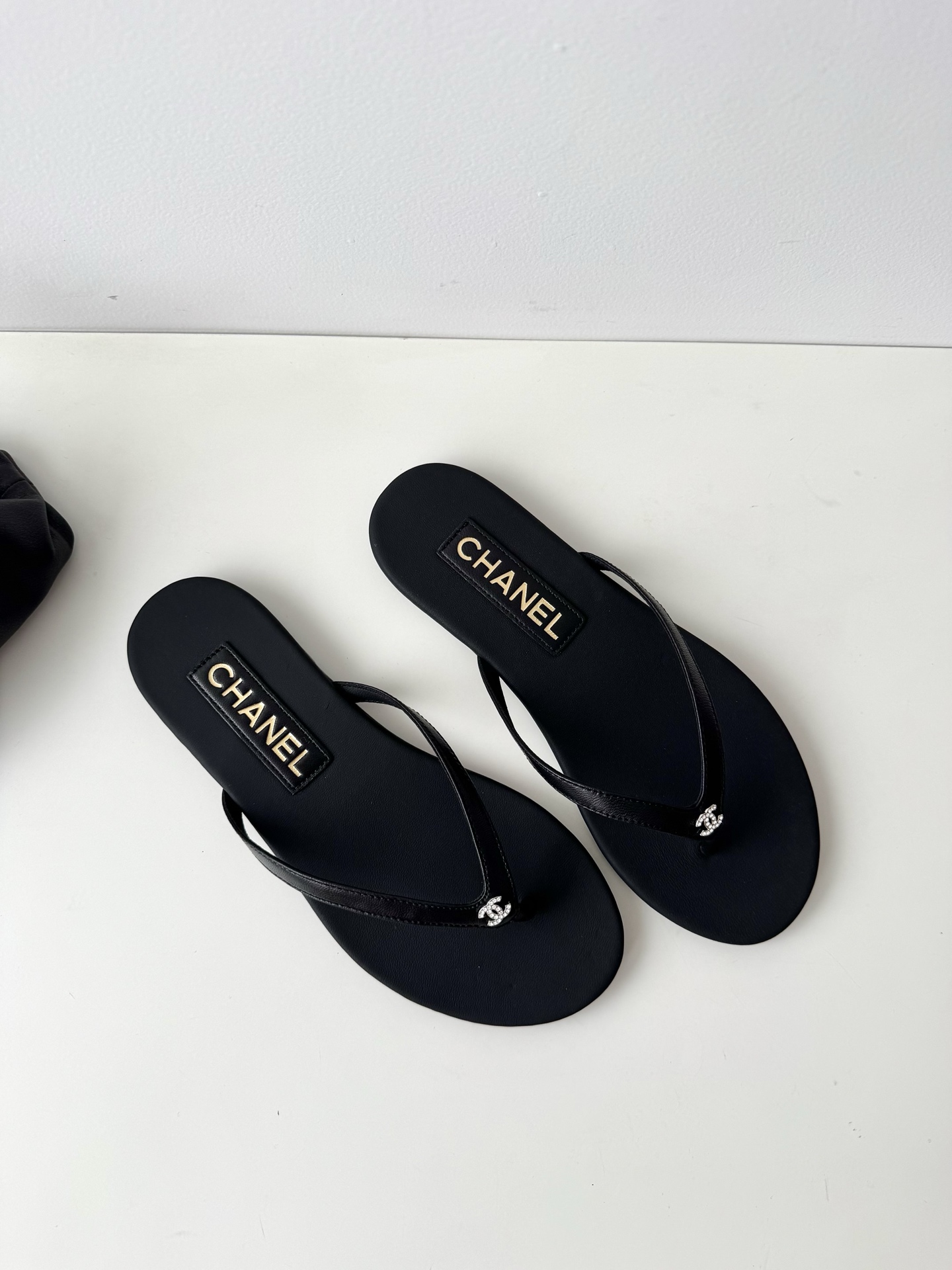 Chanel женские шлепанцы