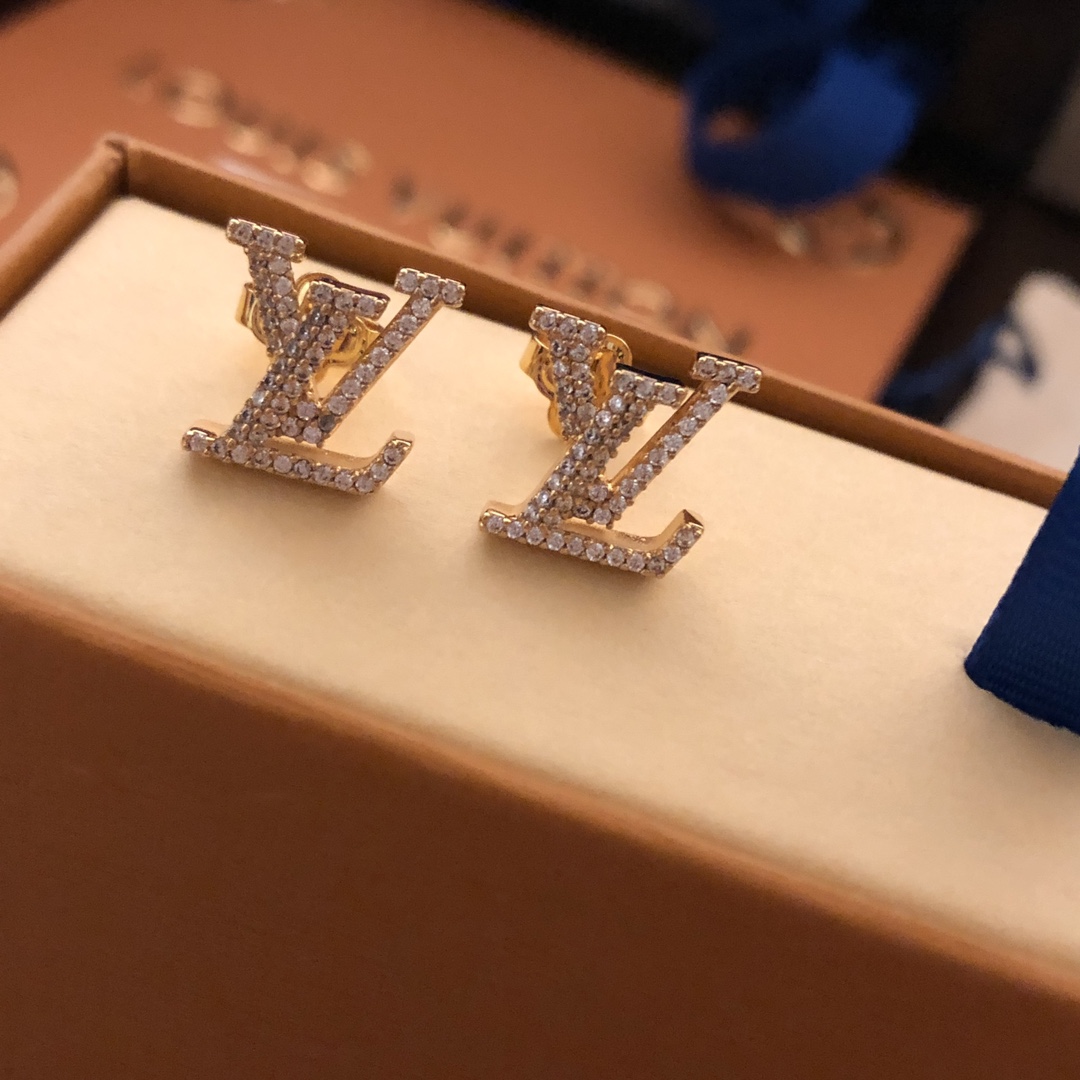 精工版本新款LV耳钉原版定制每一个细节媲美专柜正品业内仅此一家全世界专柜自购正品打版这样才能把首饰打造得