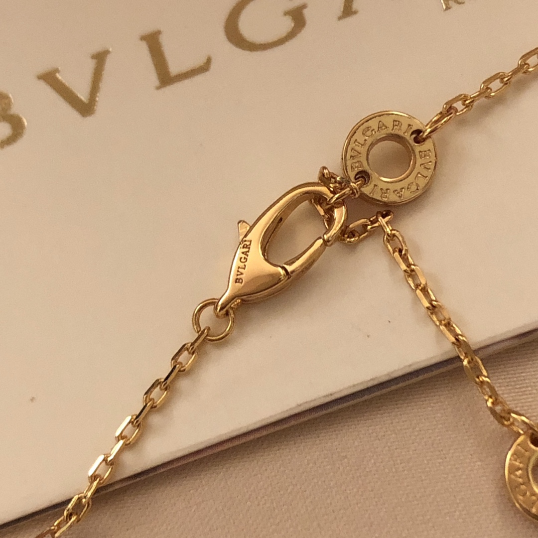 Bvlgari 精工版本 天然白贝母裙子项链 镀18K金材质