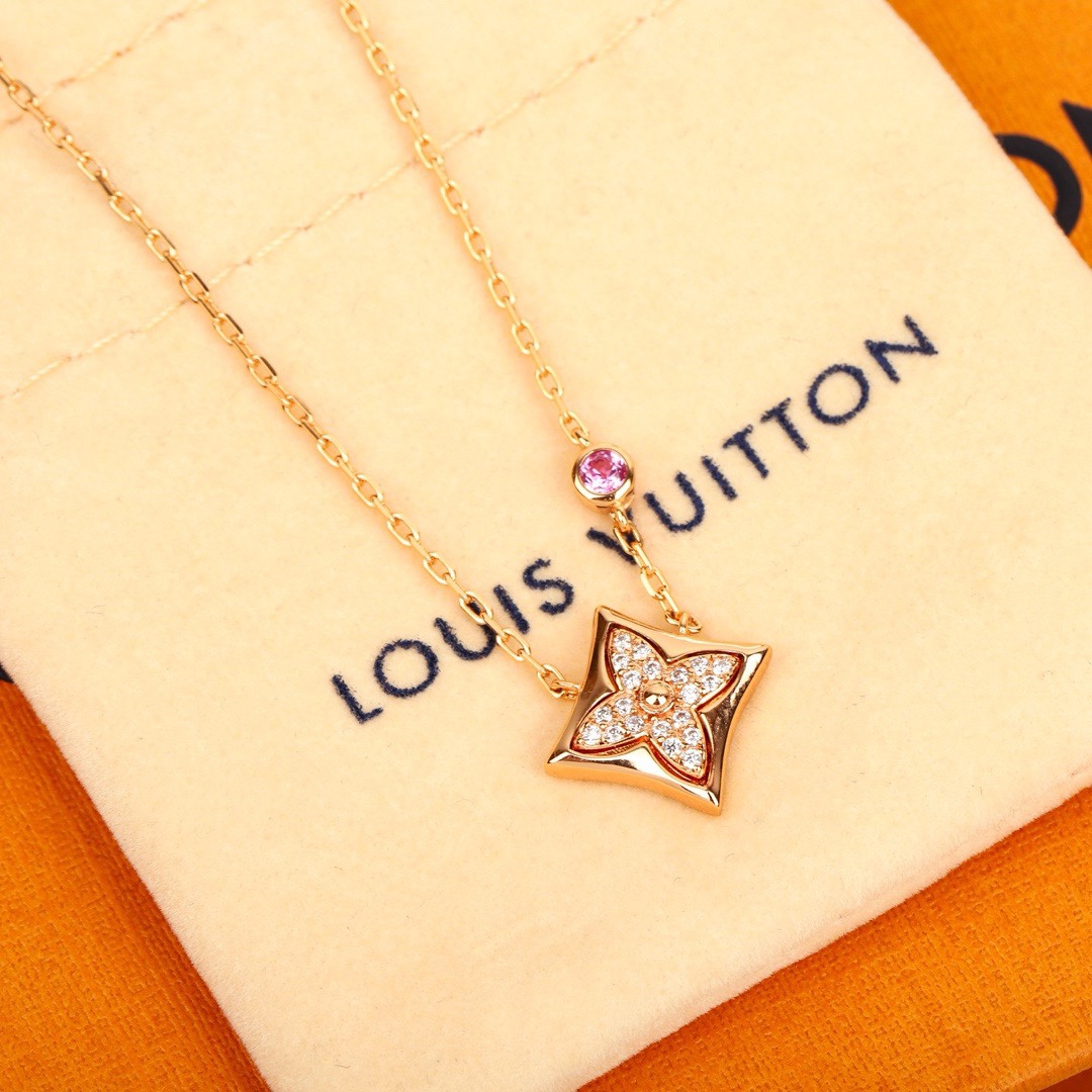 精工版本】LV项链,❗️路易威登推出😍新款限量版 Color Blossom BB Star 项链,18K 金雕琢工致星形 Monogram 6