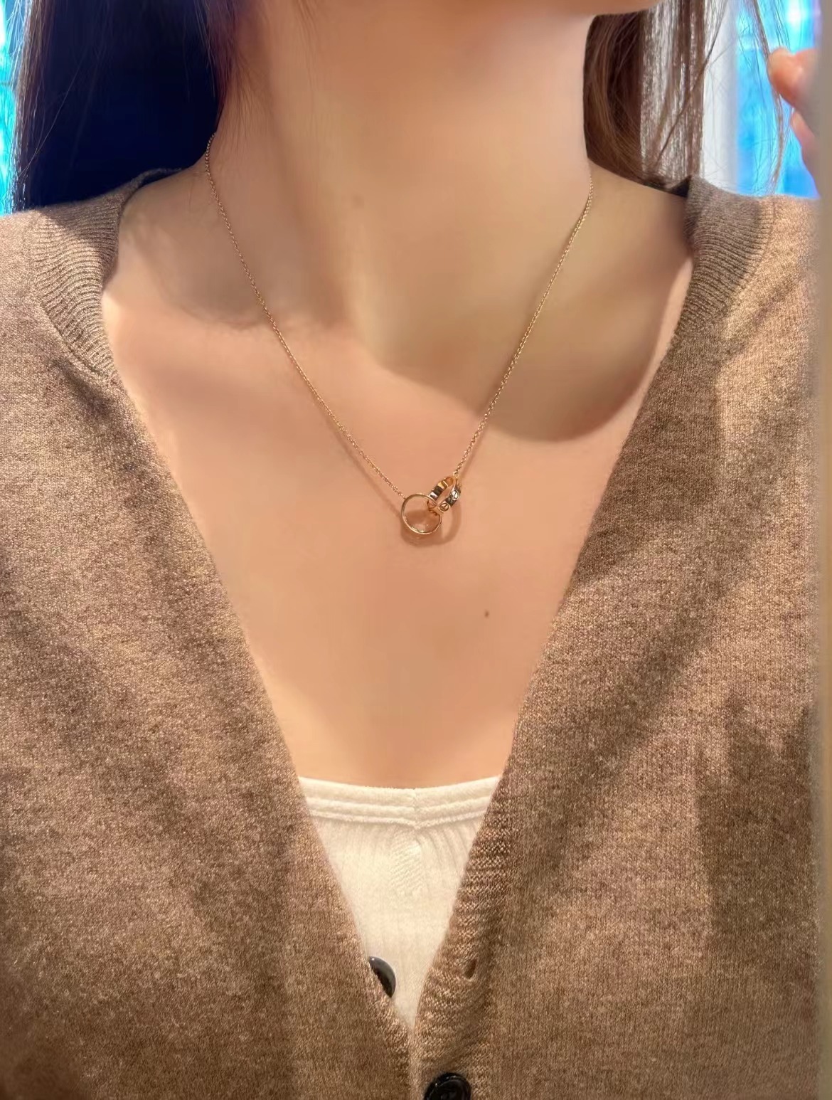 【精工版本】卡地亚无钻双环项链～love双环项链😍经典的卡地亚Love千锤不朽
简约大气的螺帽设计，整个