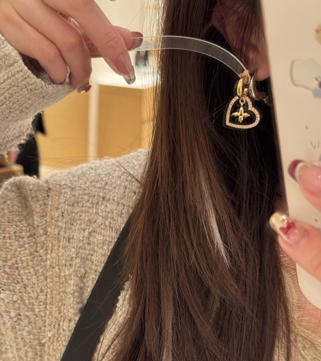 💰198【精工版本】路易威登😍Lv爱心耳钉简直就是激动人心的设计，完美无间隙，赞到爆❗真的非常时尚，看到就感觉春天来了，恋爱的季节到了，满满的青春感❗该系列全国断货😱😱简直不要太火，错，是已经火🔥火火得不要不要的❗耳环