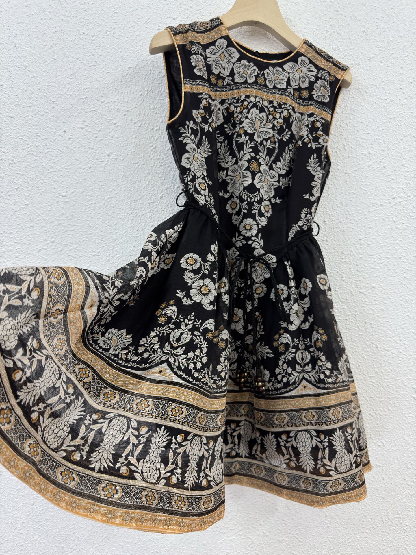 Elegant Floral Silk Linen Blend Dress - Perfect for Any Occasion 2 i1746252806373 5629 0 0