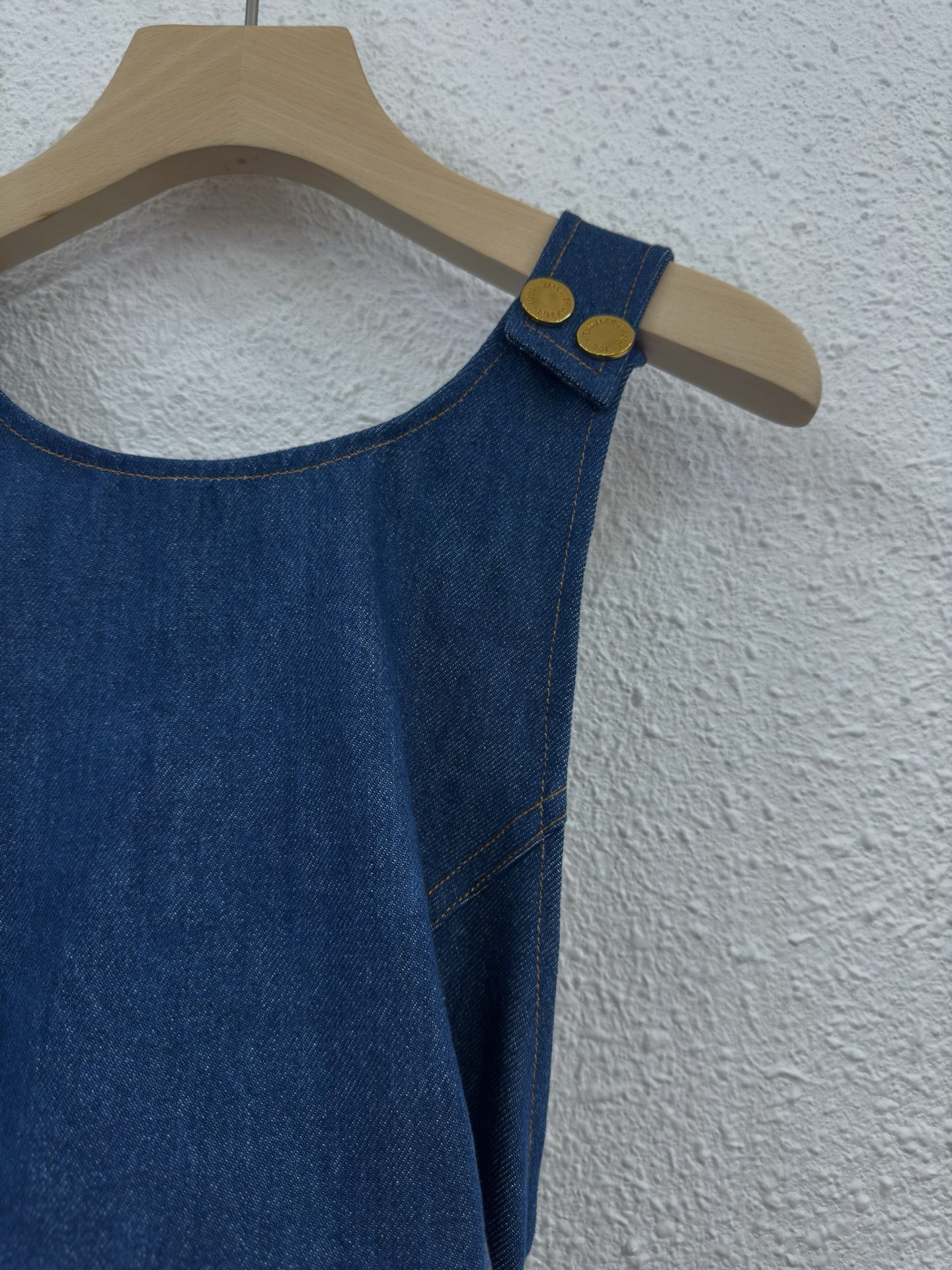 Elegant Backless Denim Dress - Chic & Comfortable, 100% Cotton 7 i1746259598944 4978 0 5
