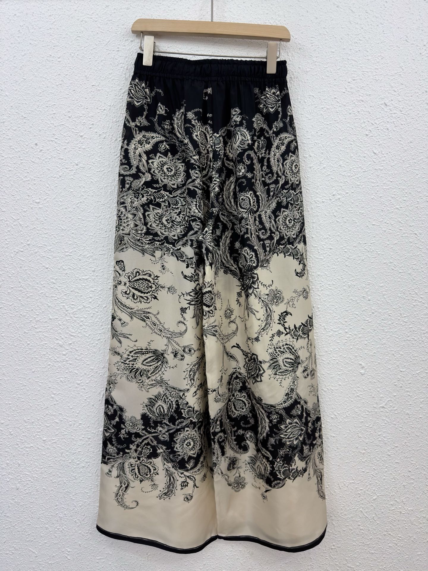 Elegant Silk Print Top & Wide Leg Pants Set - Luxurious Comfort, Timeless Style 7 i1746685895413 6034 0 4